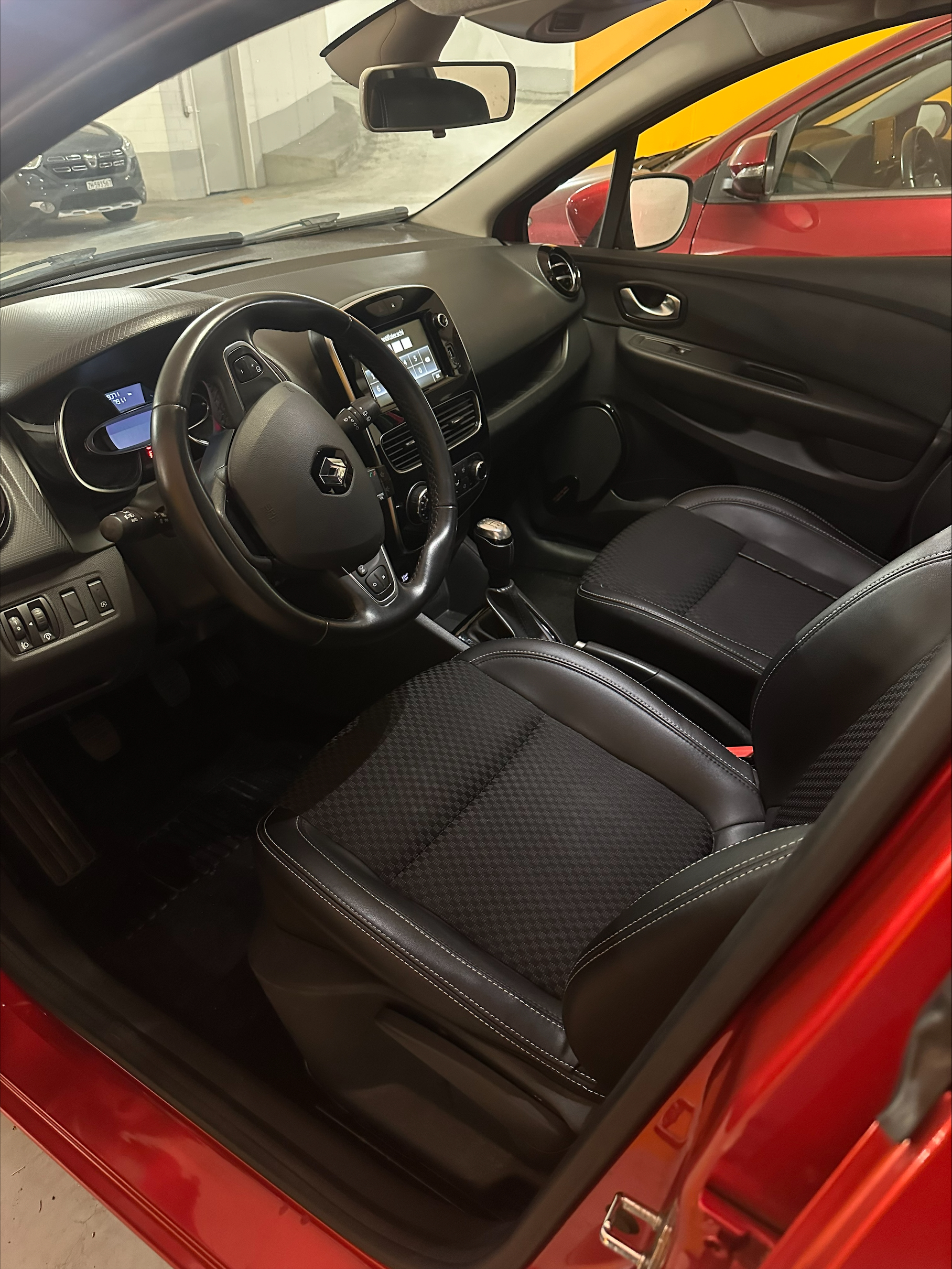 RENAULT Clio 0.9 Intens-image-6