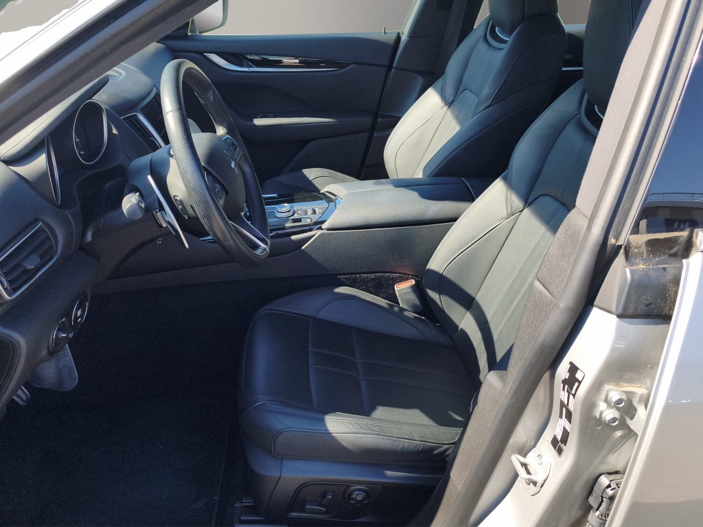MASERATI Levante 3.0 V6 GranSport-image-2