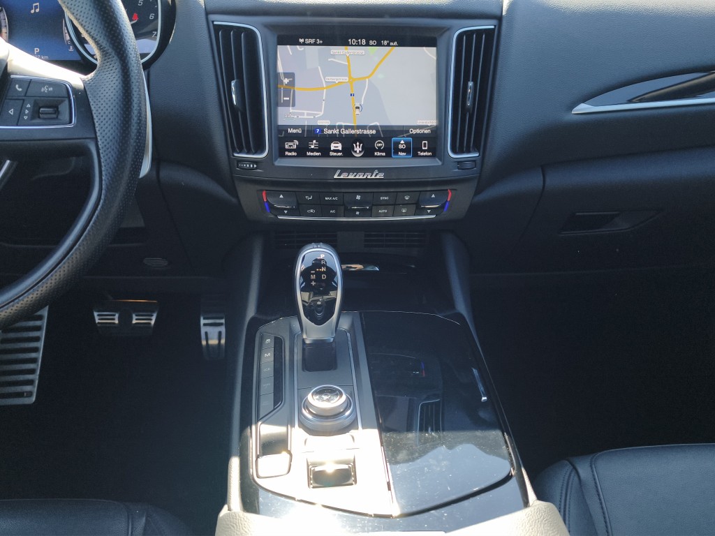 MASERATI Levante 3.0 V6 GranSport-image-11