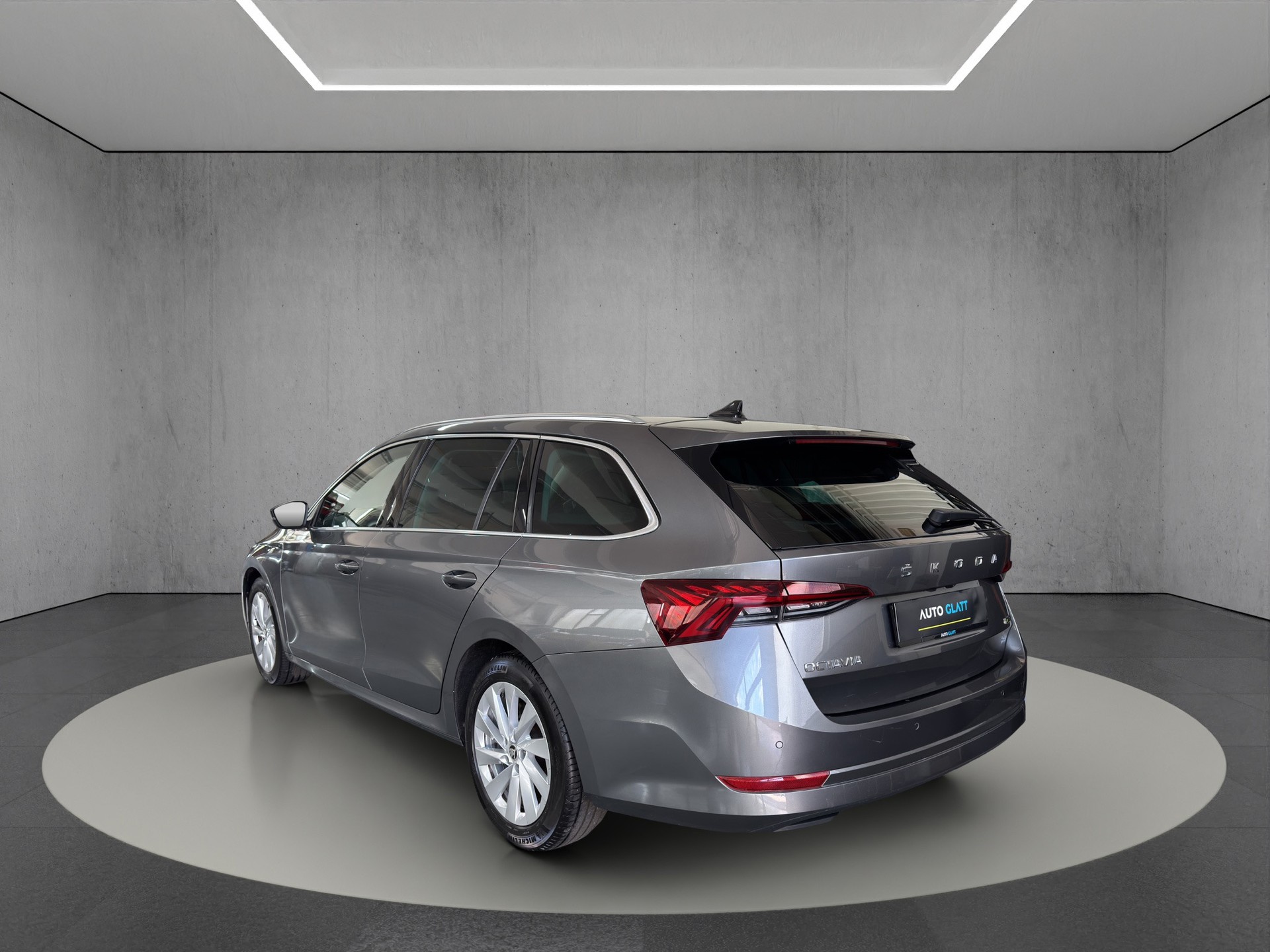 SKODA Octavia Combi 1.5 TSI mHEV DSG Ambition-image-4