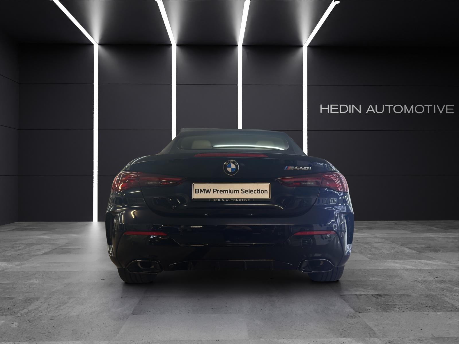 BMW M440i xDrive Cabrio-image-3