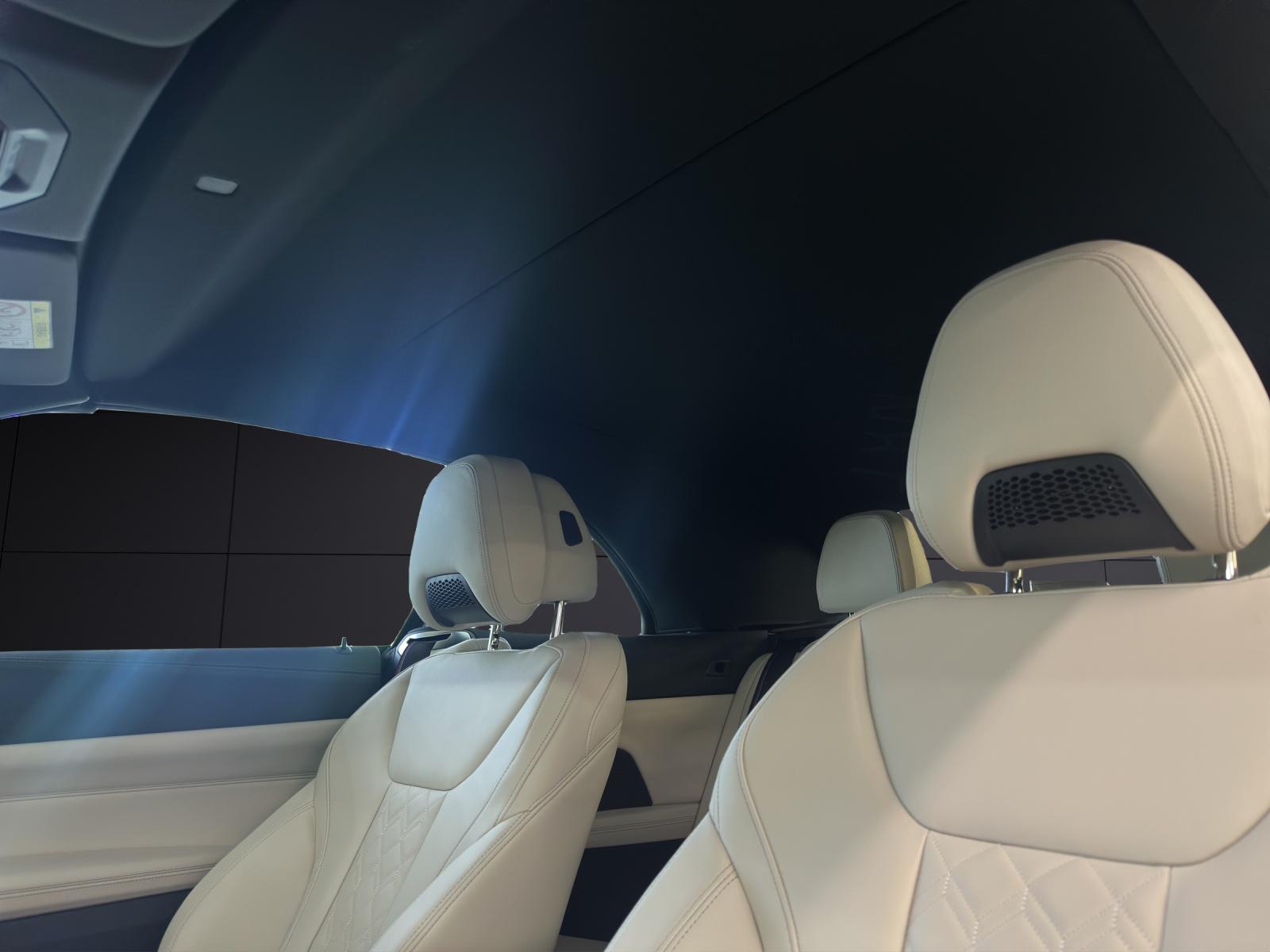 BMW M440i xDrive Cabrio-image-16