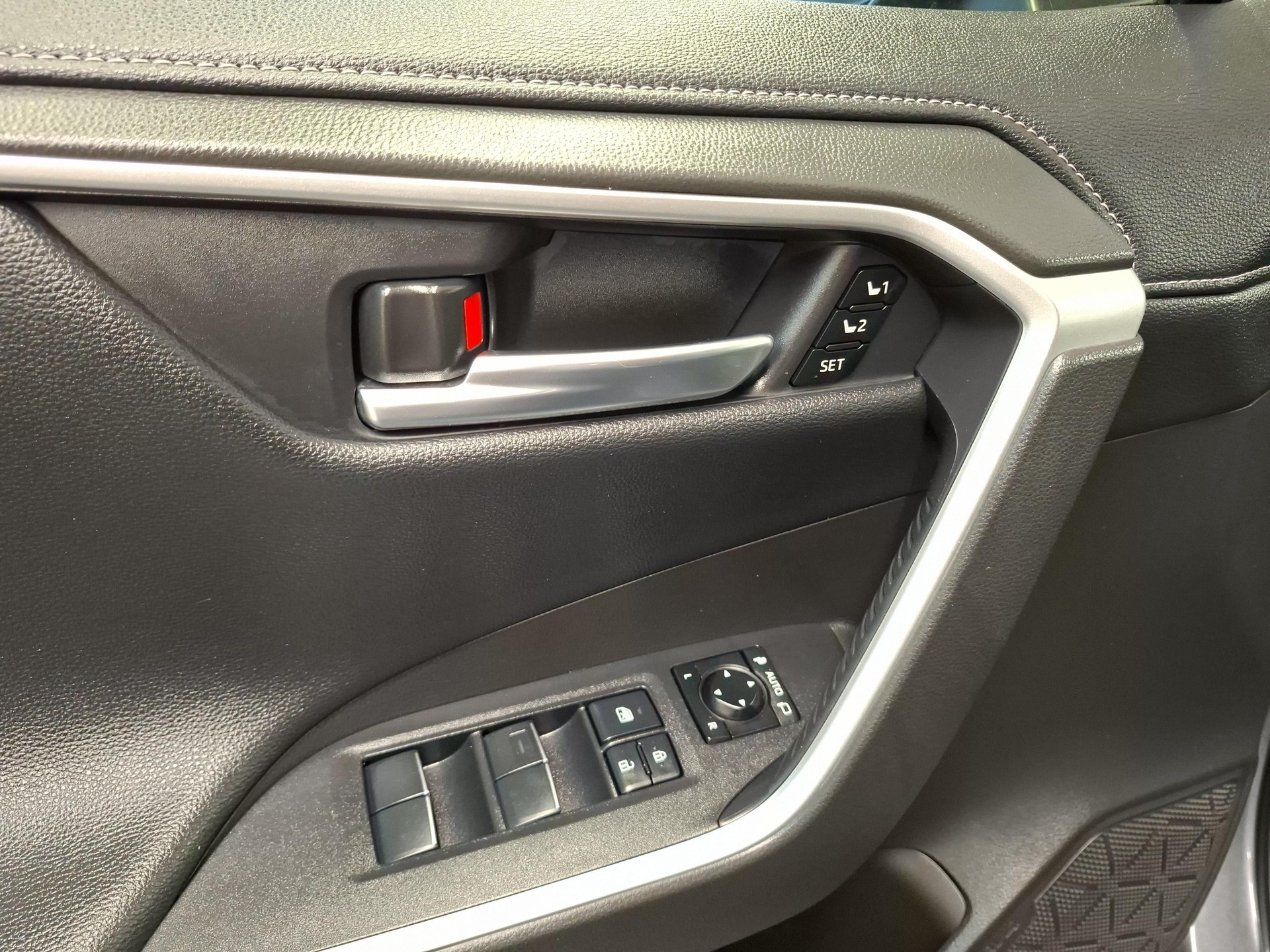 TOYOTA RAV4 2.5 HEV Premium-image-13