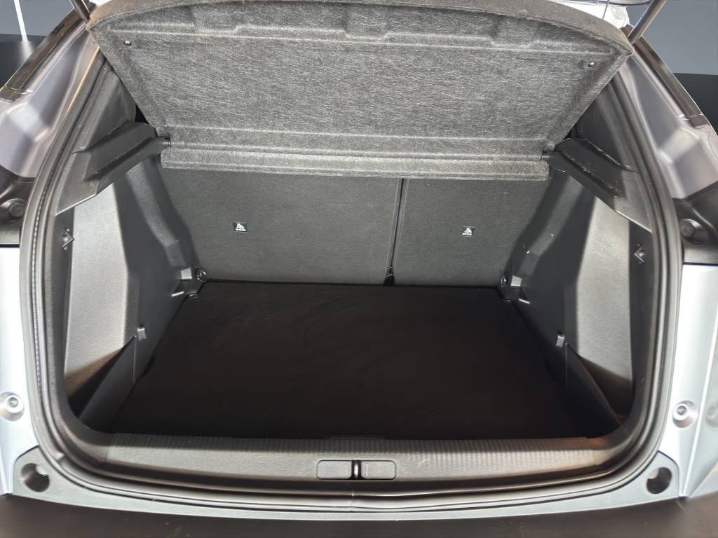 PEUGEOT 2008 1.2 PureTech Allure-image-11