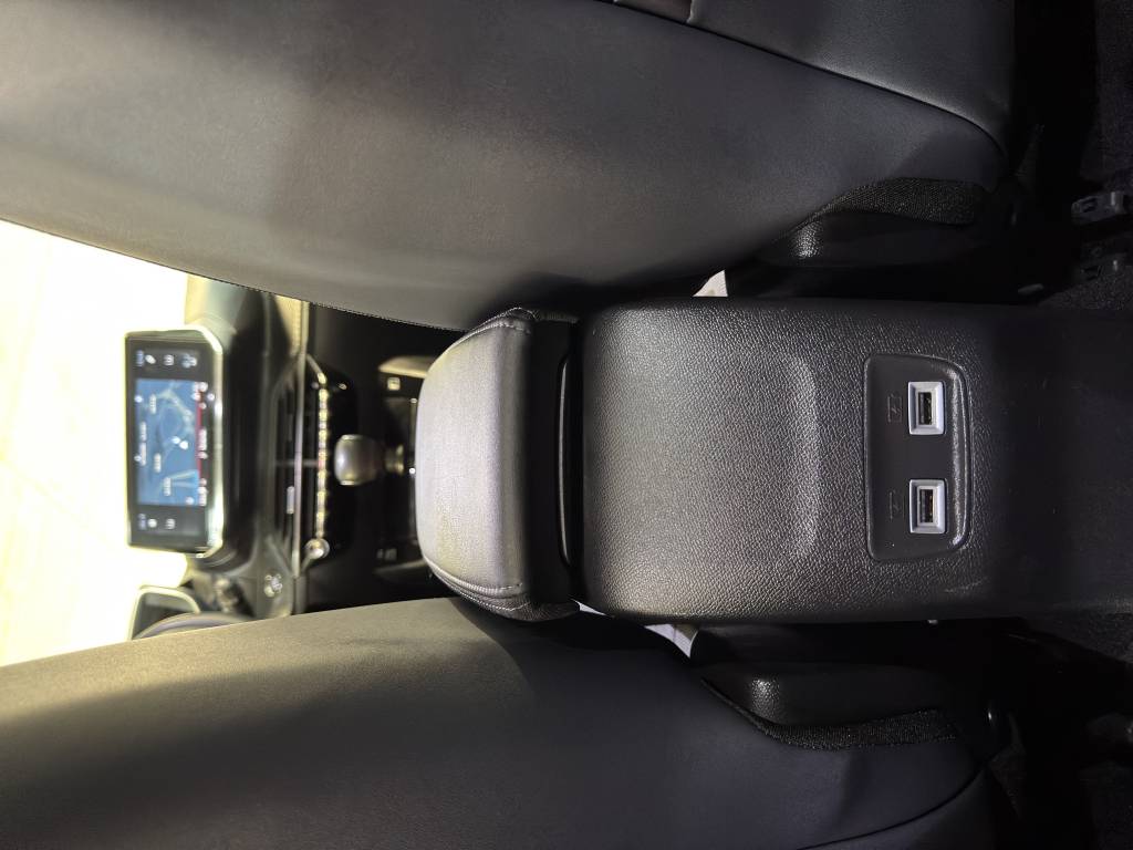 PEUGEOT 2008 1.2 PureTech Allure-image-12