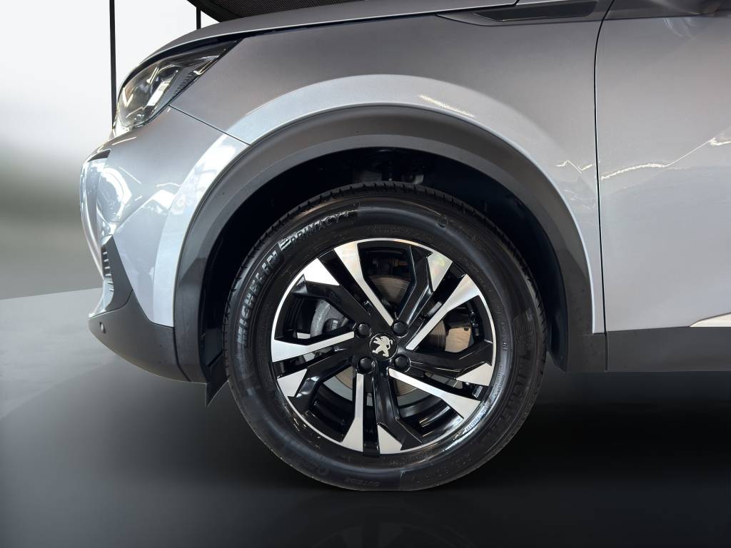 PEUGEOT 2008 1.2 PureTech Allure-image-15