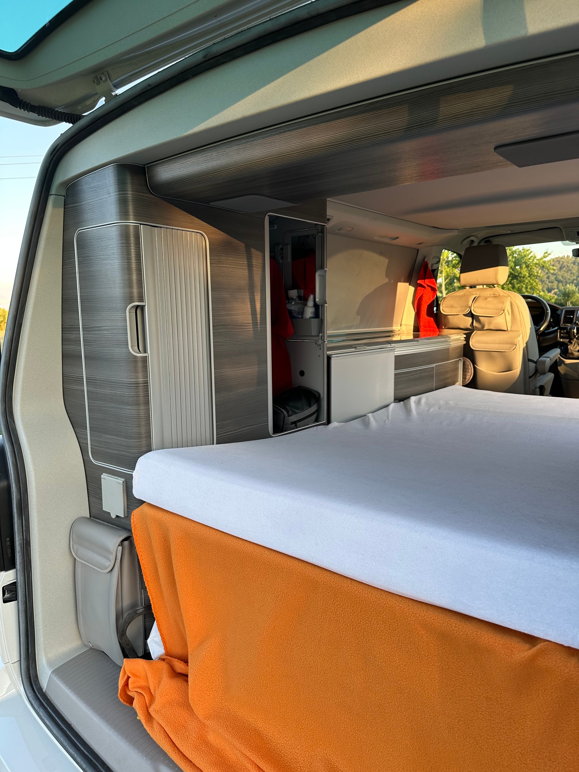 VW California T6 Ocean - GREY Edition - 4MOTION - 199 ch - boîte automatique DSG-image-7