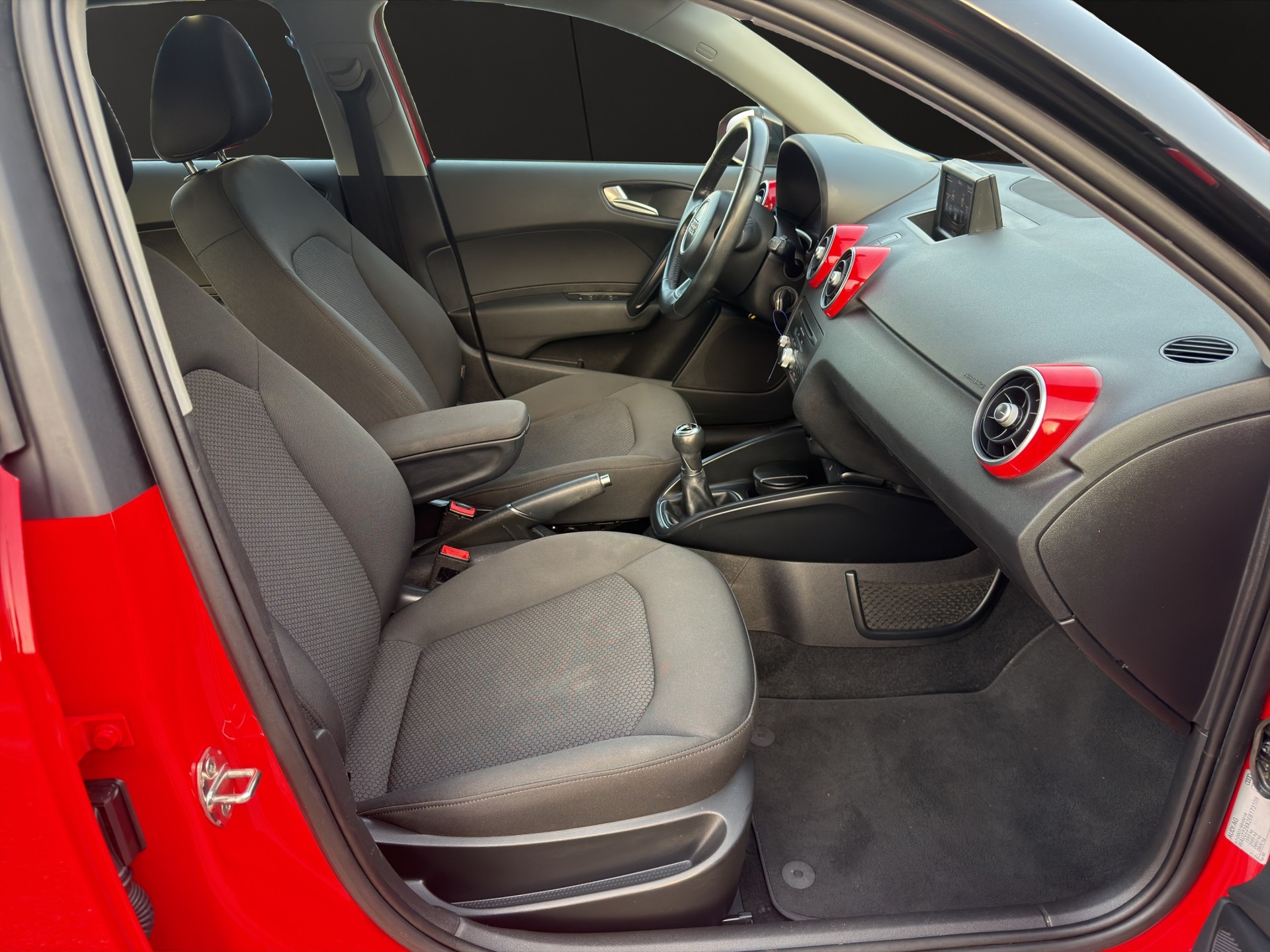 AUDI A1 Sportback 1.2 TFSI Ambition-image-14