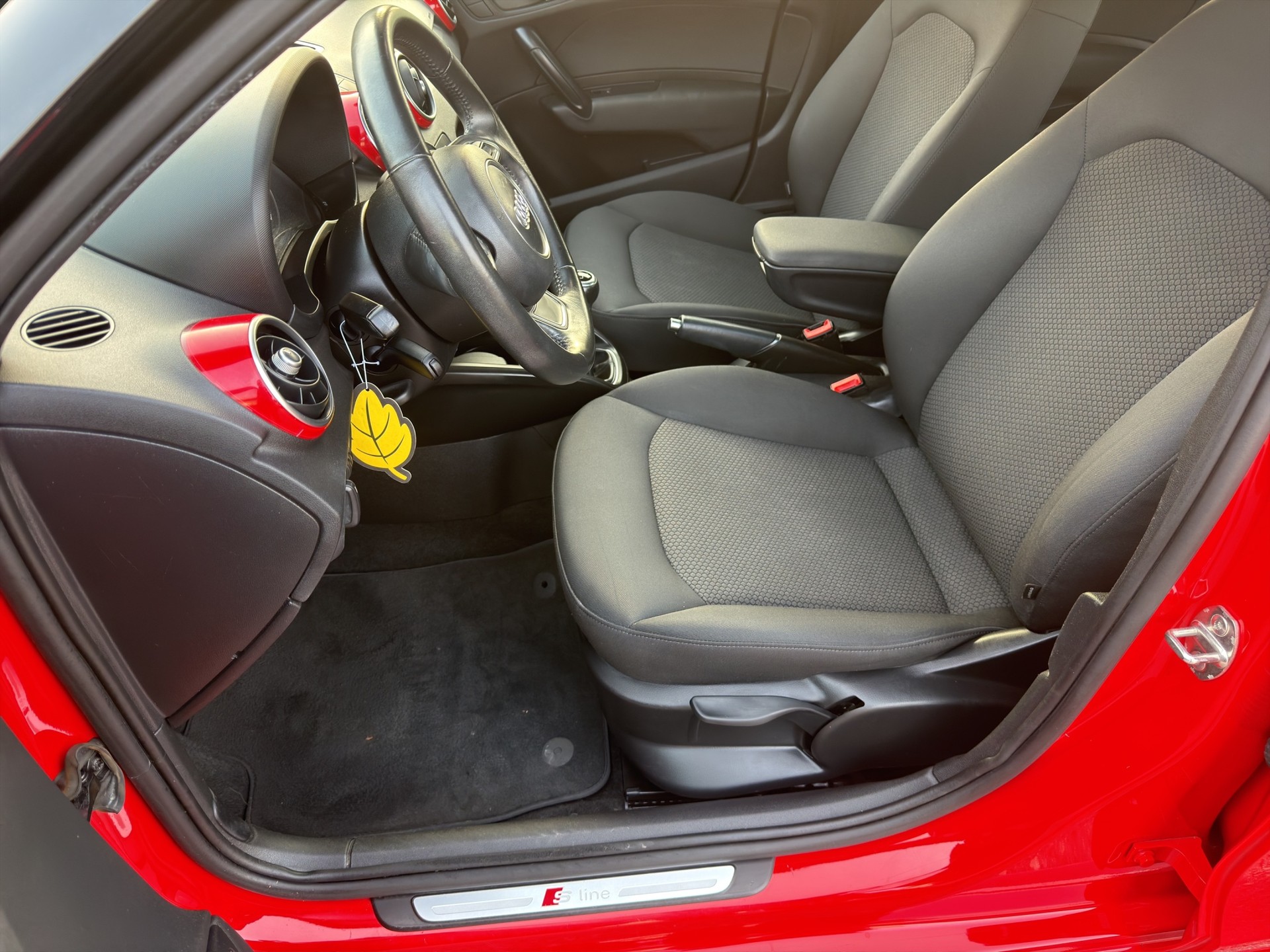 AUDI A1 Sportback 1.2 TFSI Ambition-image-9