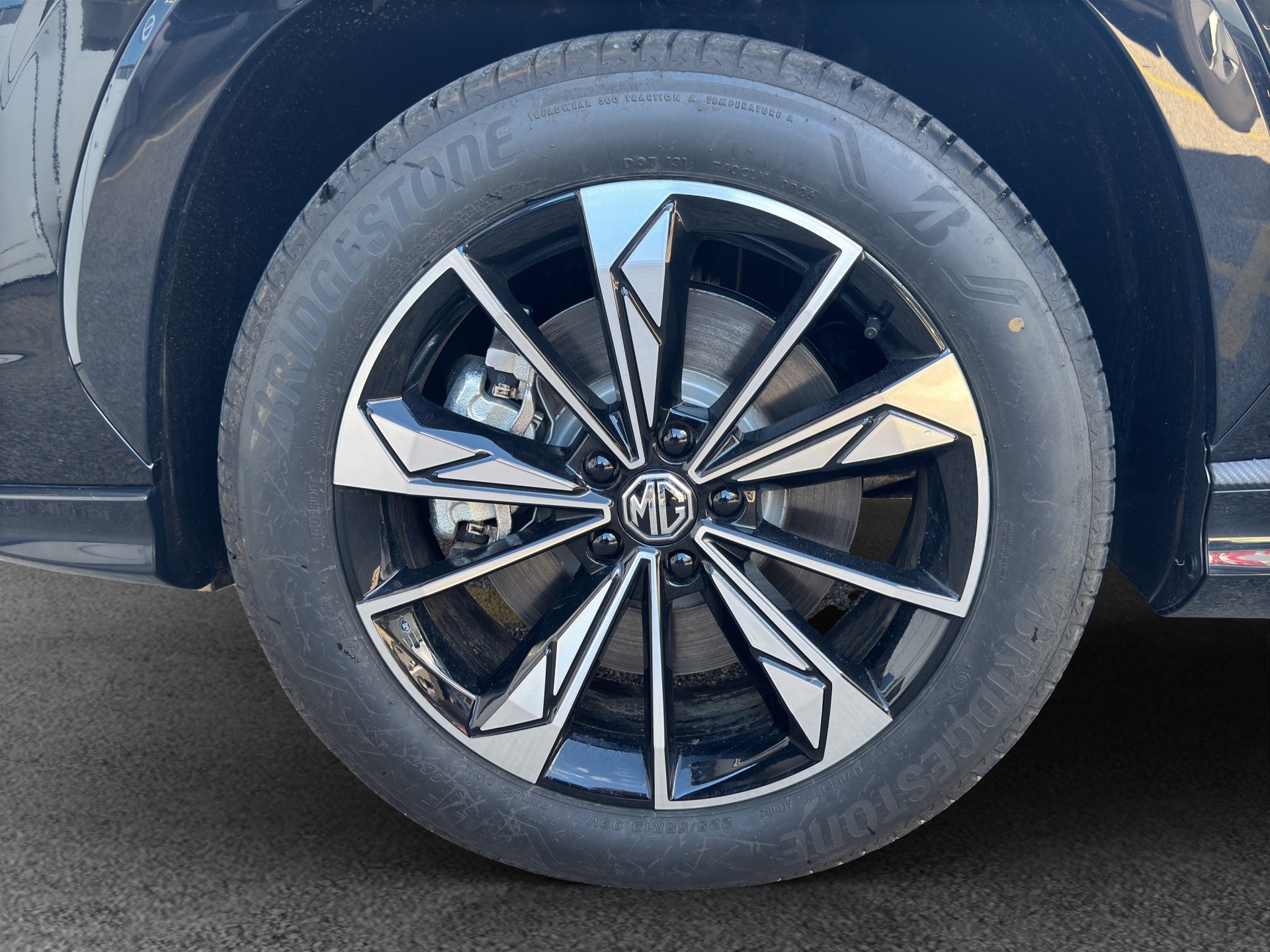 MG HS 1.5 T HEV Luxury-image-17