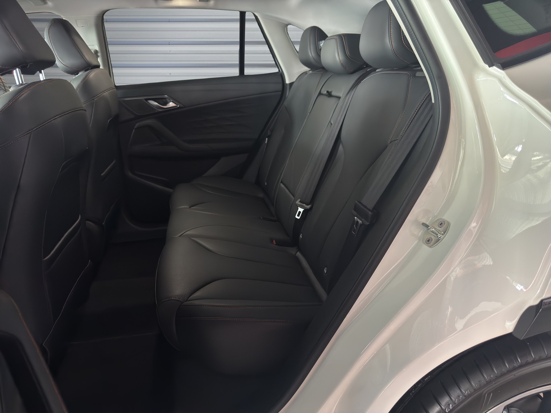 MG HS 1.5 T HEV Luxury-image-11