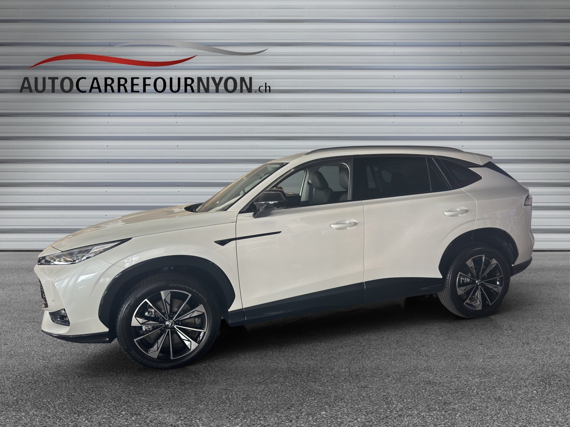 MG HS 1.5 T HEV Luxury-image-2
