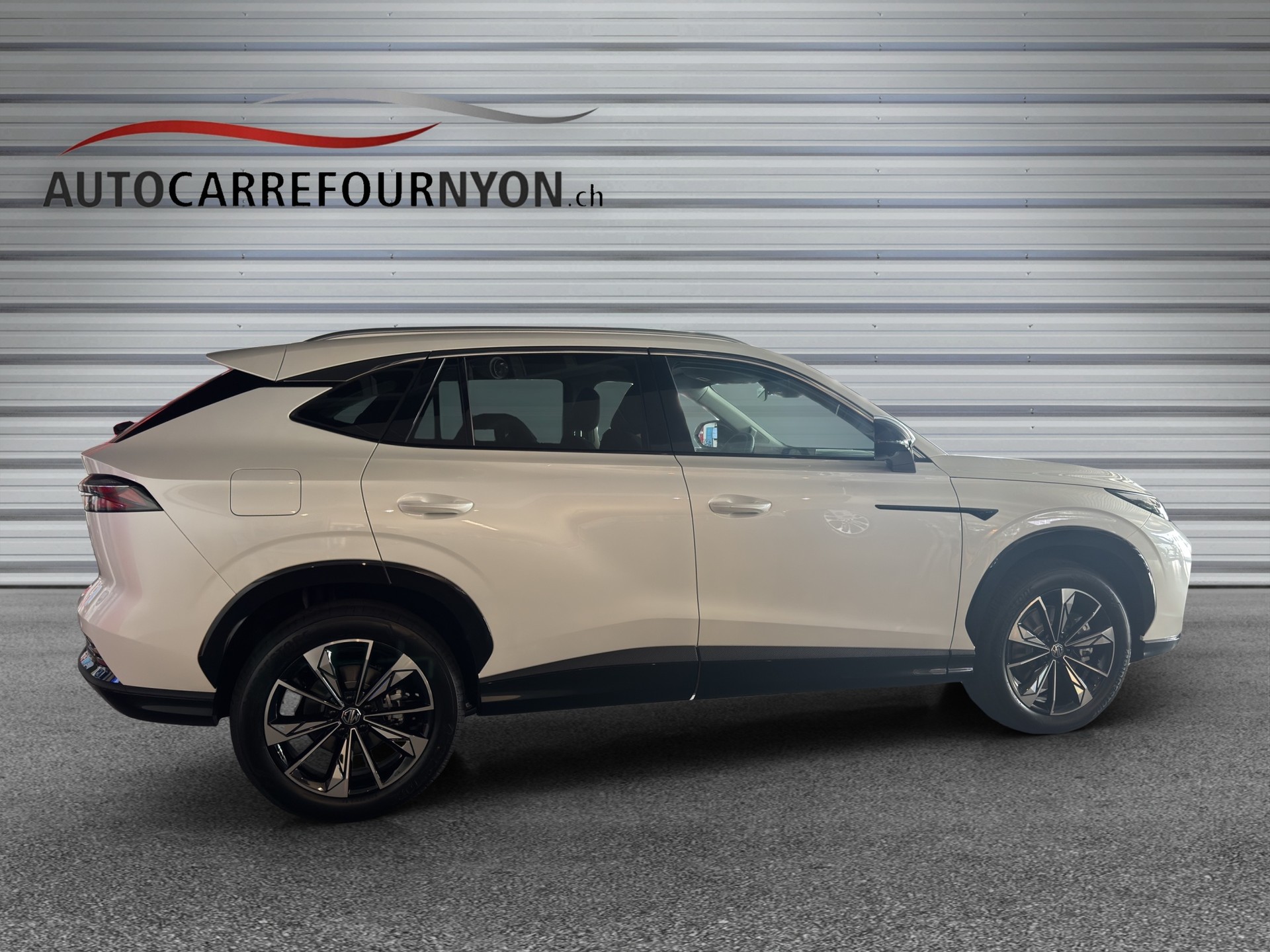 MG HS 1.5 T HEV Luxury-image-5