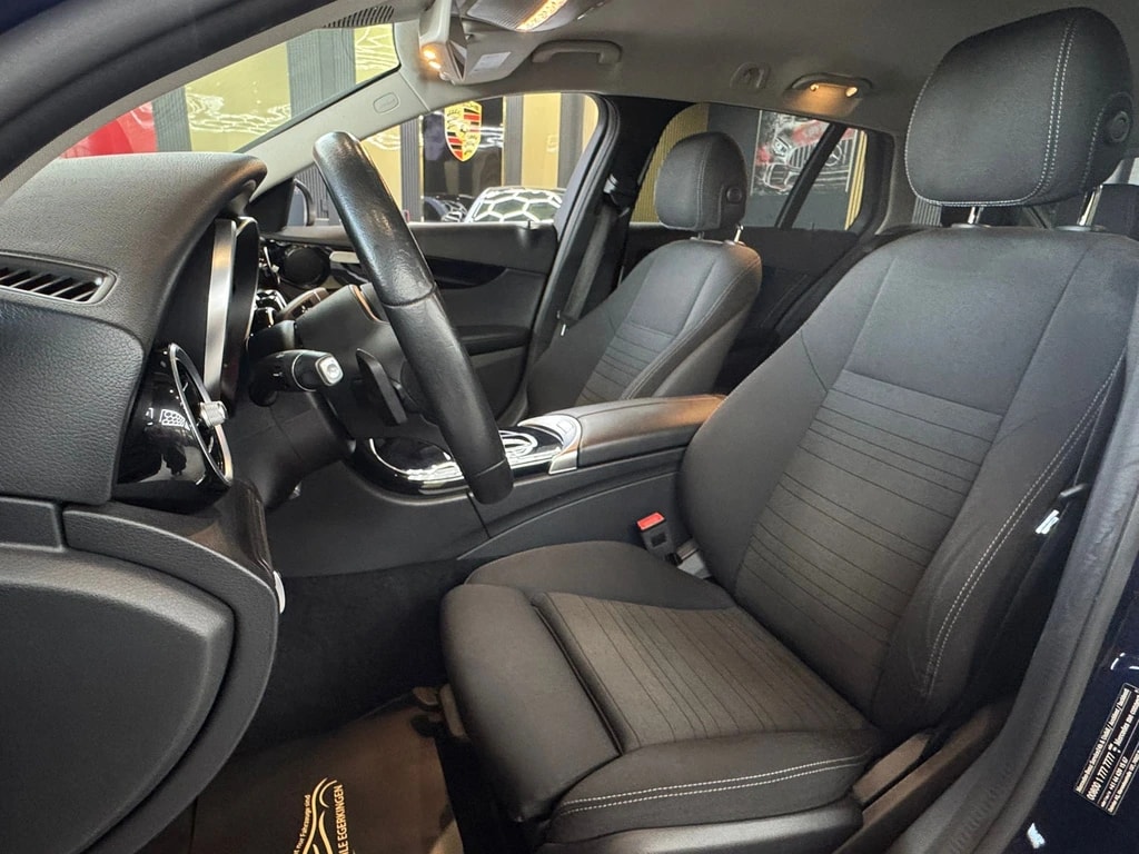 MERCEDES-BENZ C 220 d Swiss Star 4M 9G-Tronic-image-9