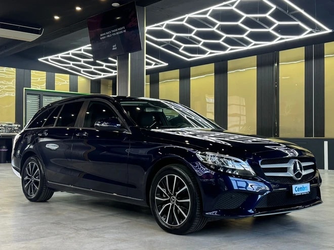 MERCEDES-BENZ C 220 d Swiss Star 4M 9G-Tronic-image-2