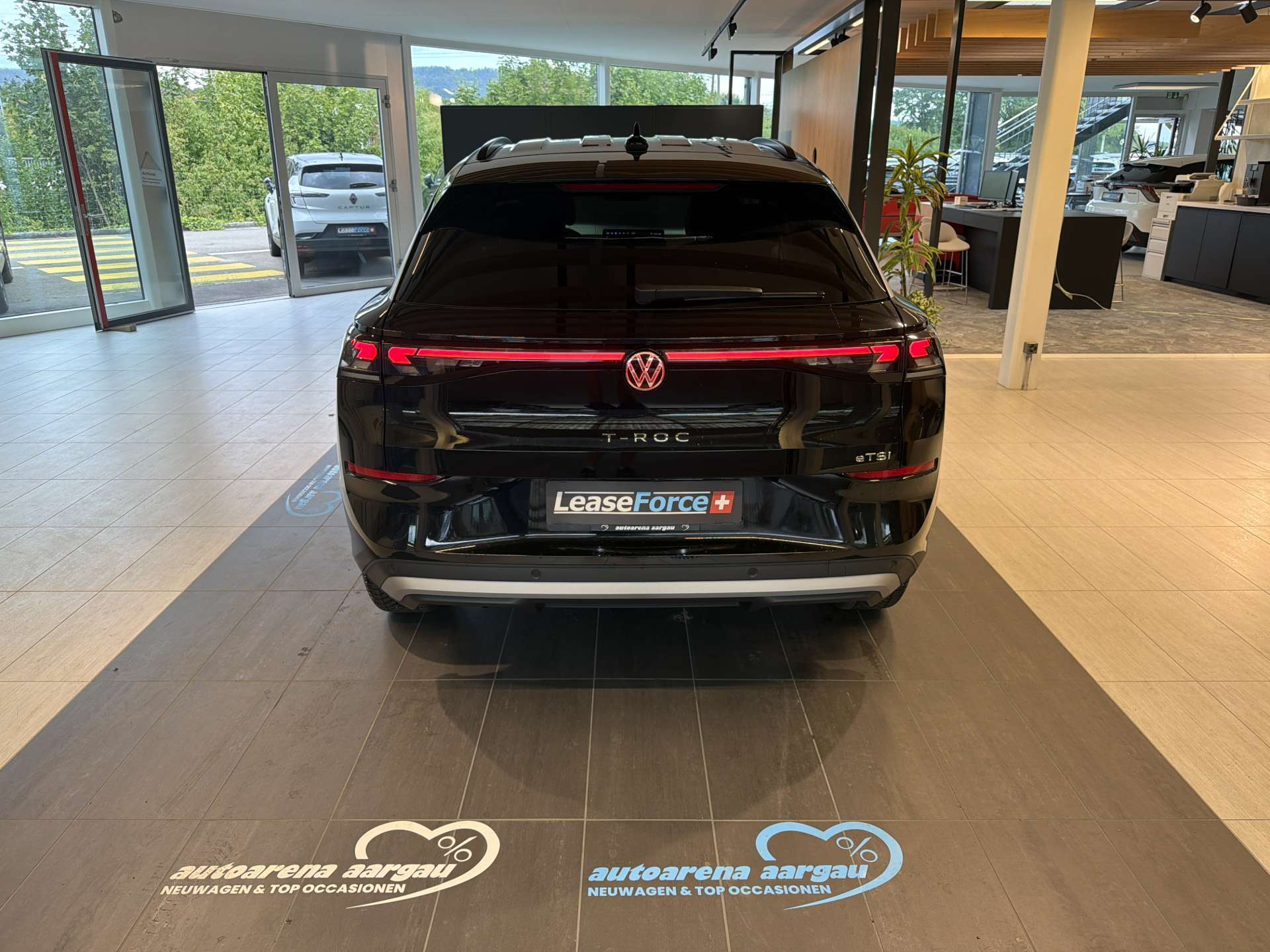 VW T-Roc 1.5 eTSi mHEV Life DSG-Automat-image-12