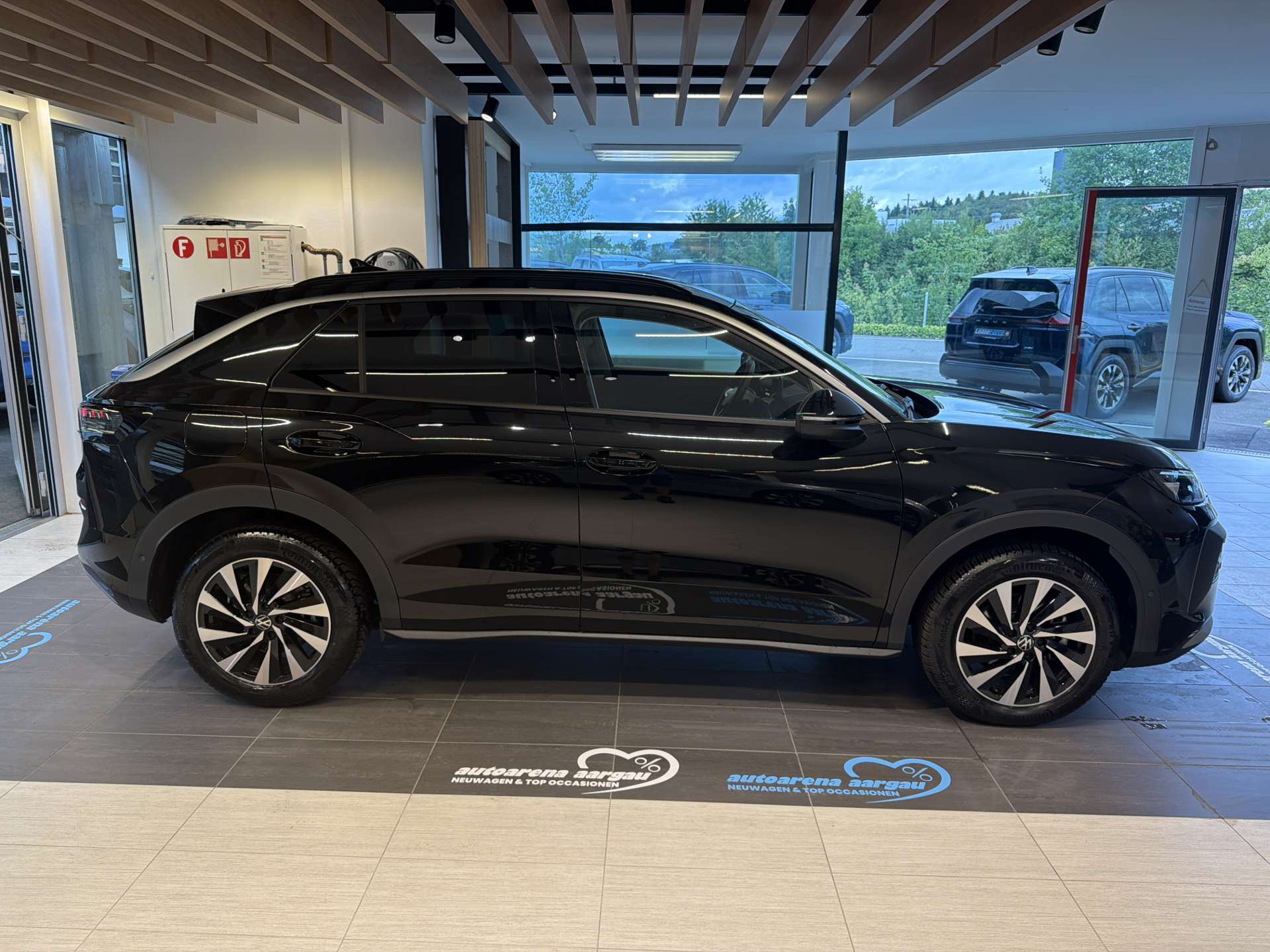 VW T-Roc 1.5 eTSi mHEV Life DSG-Automat-image-13