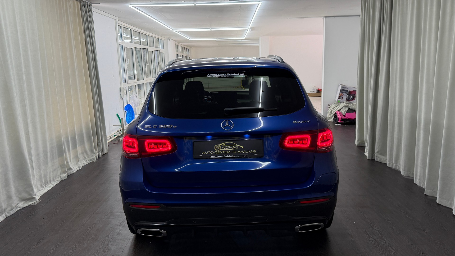 MERCEDES-BENZ GLC 300 e AMG Line 4Matic 9G-Tronic-image-4