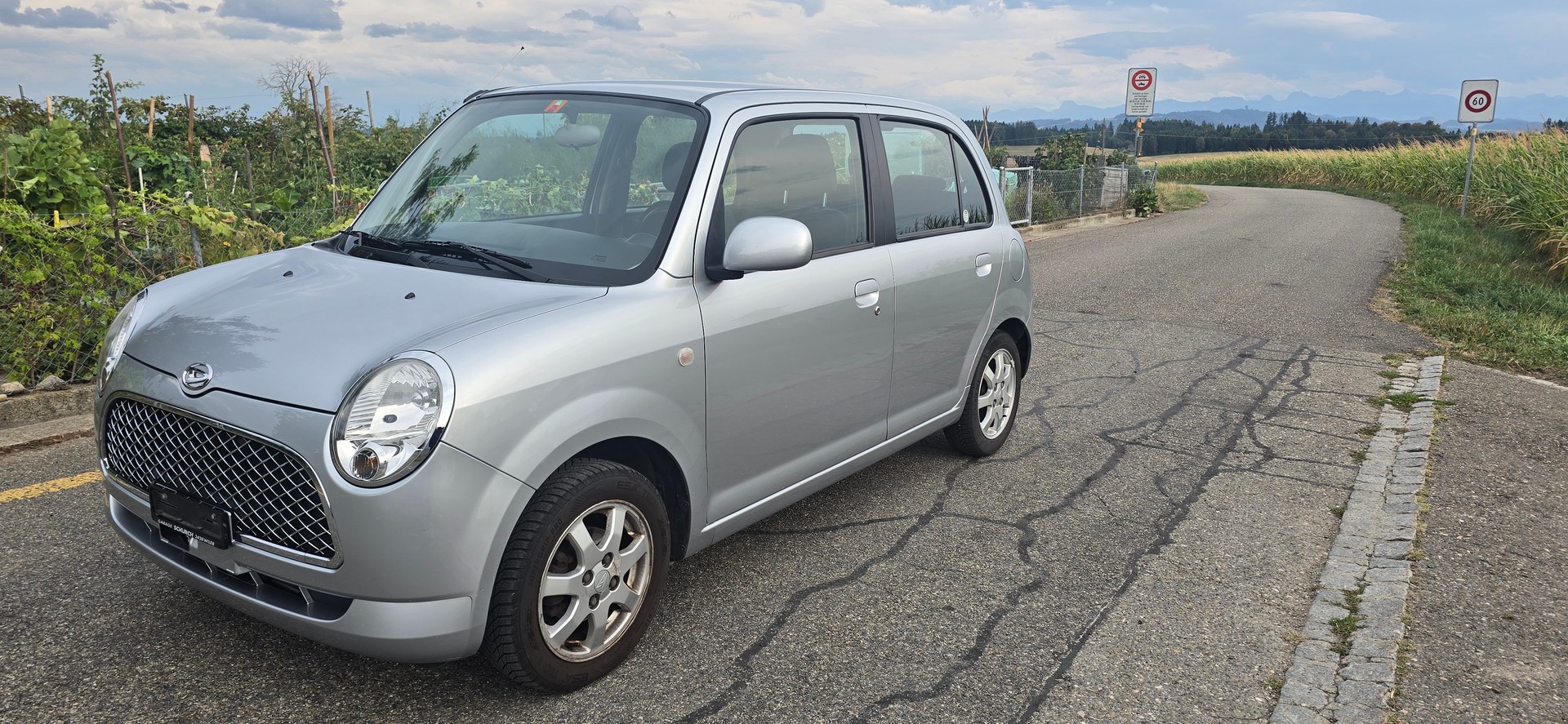 DAIHATSU Trevis 1.0-image-2