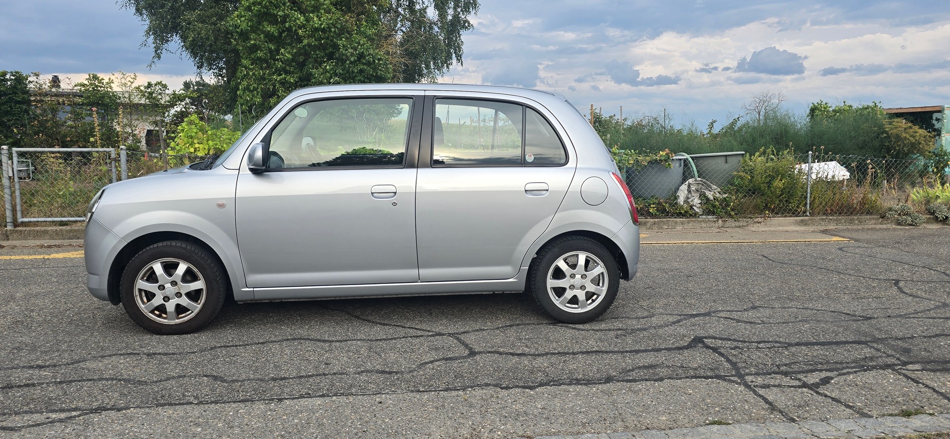 DAIHATSU Trevis 1.0-image-3