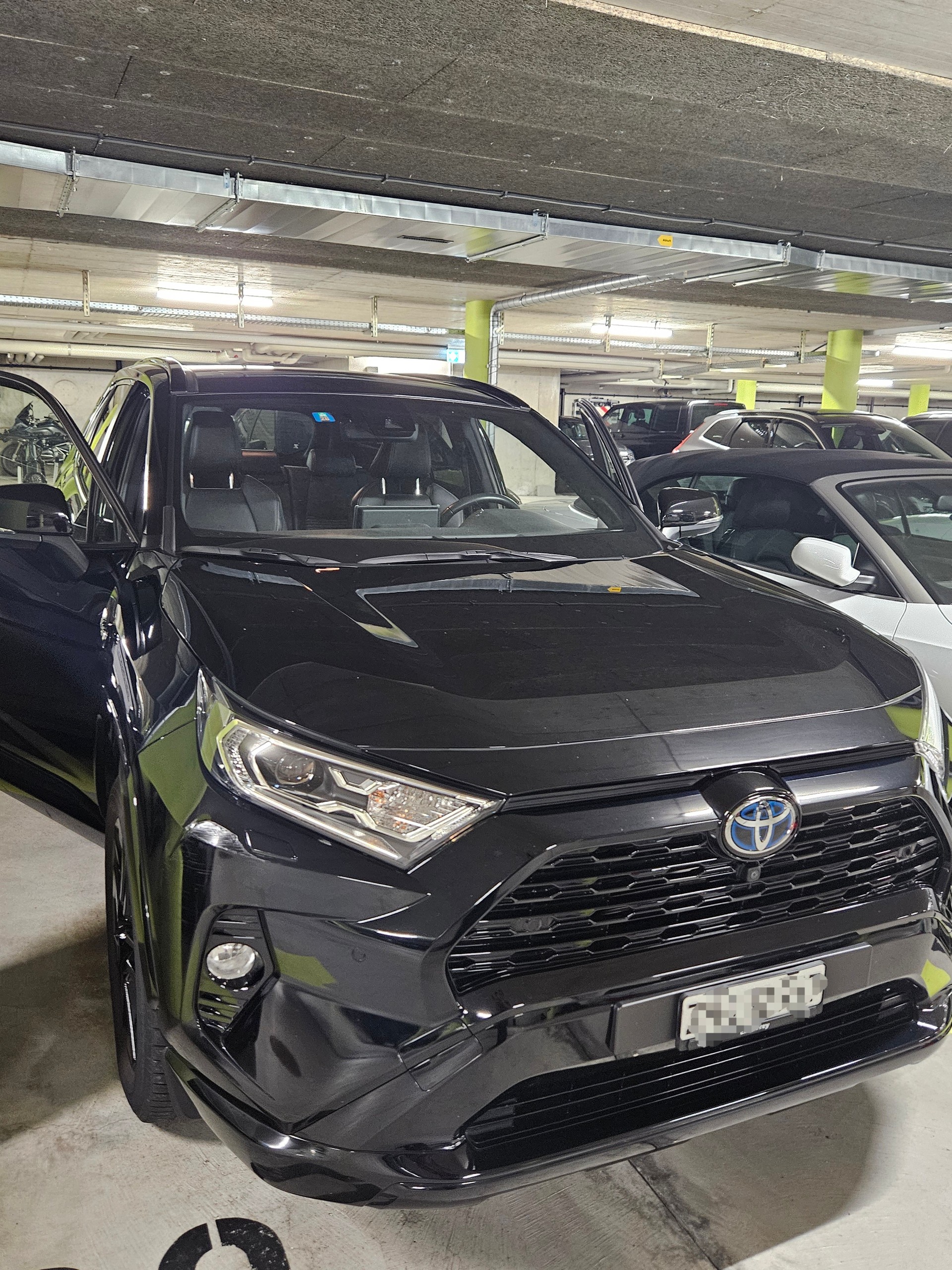 TOYOTA 2.5 HEV Black Edition-image-0