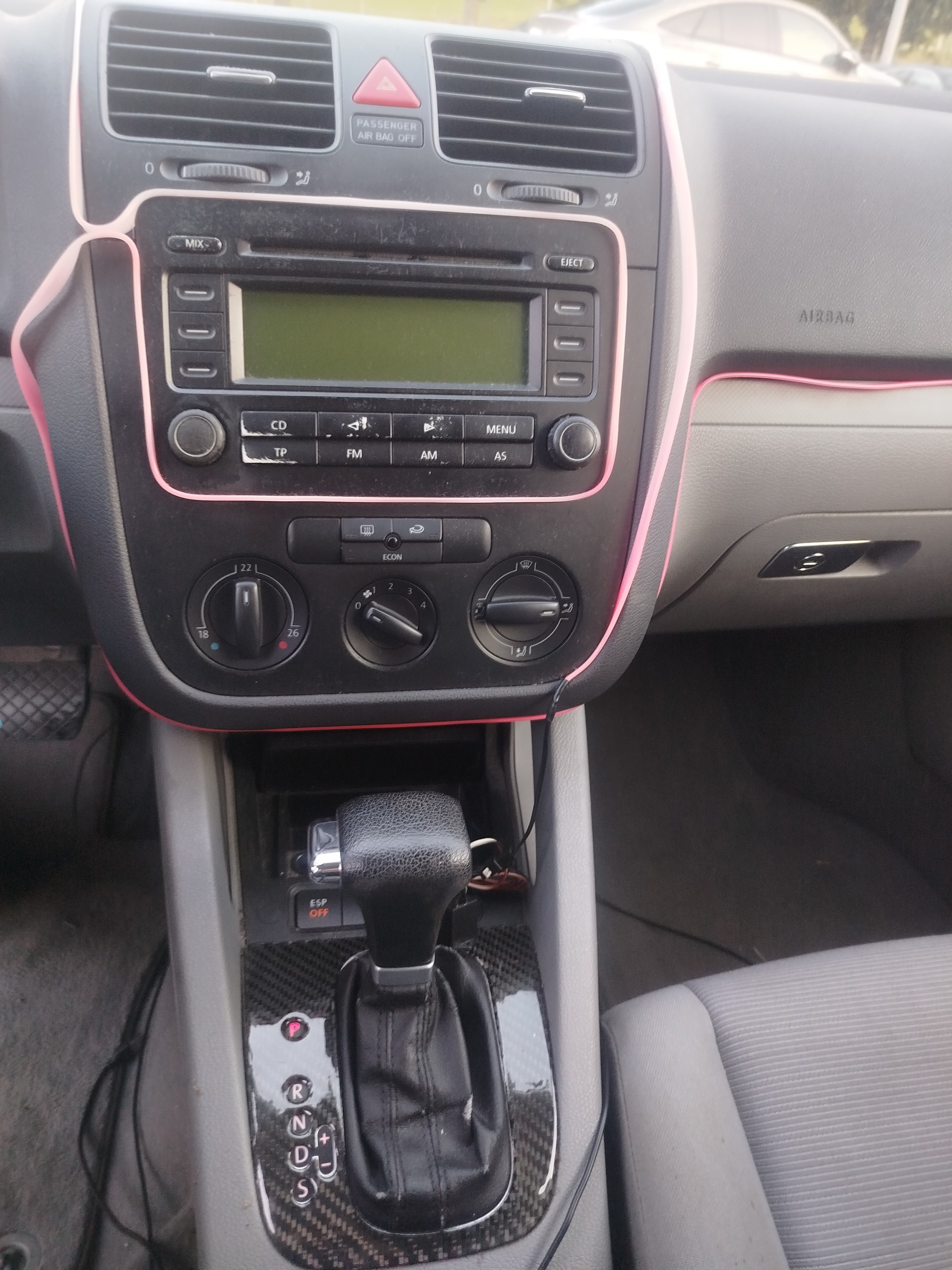 VW Golf 1.6 FSI Sportline-image-11
