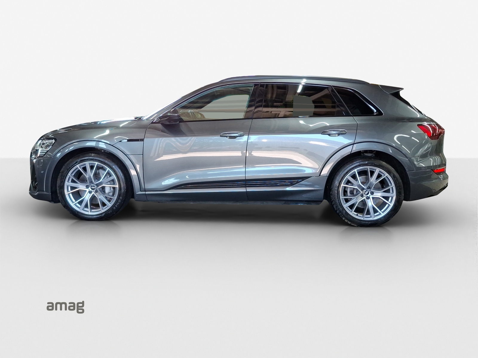 AUDI e-tron 50 S Line Attraction quattro-image-1