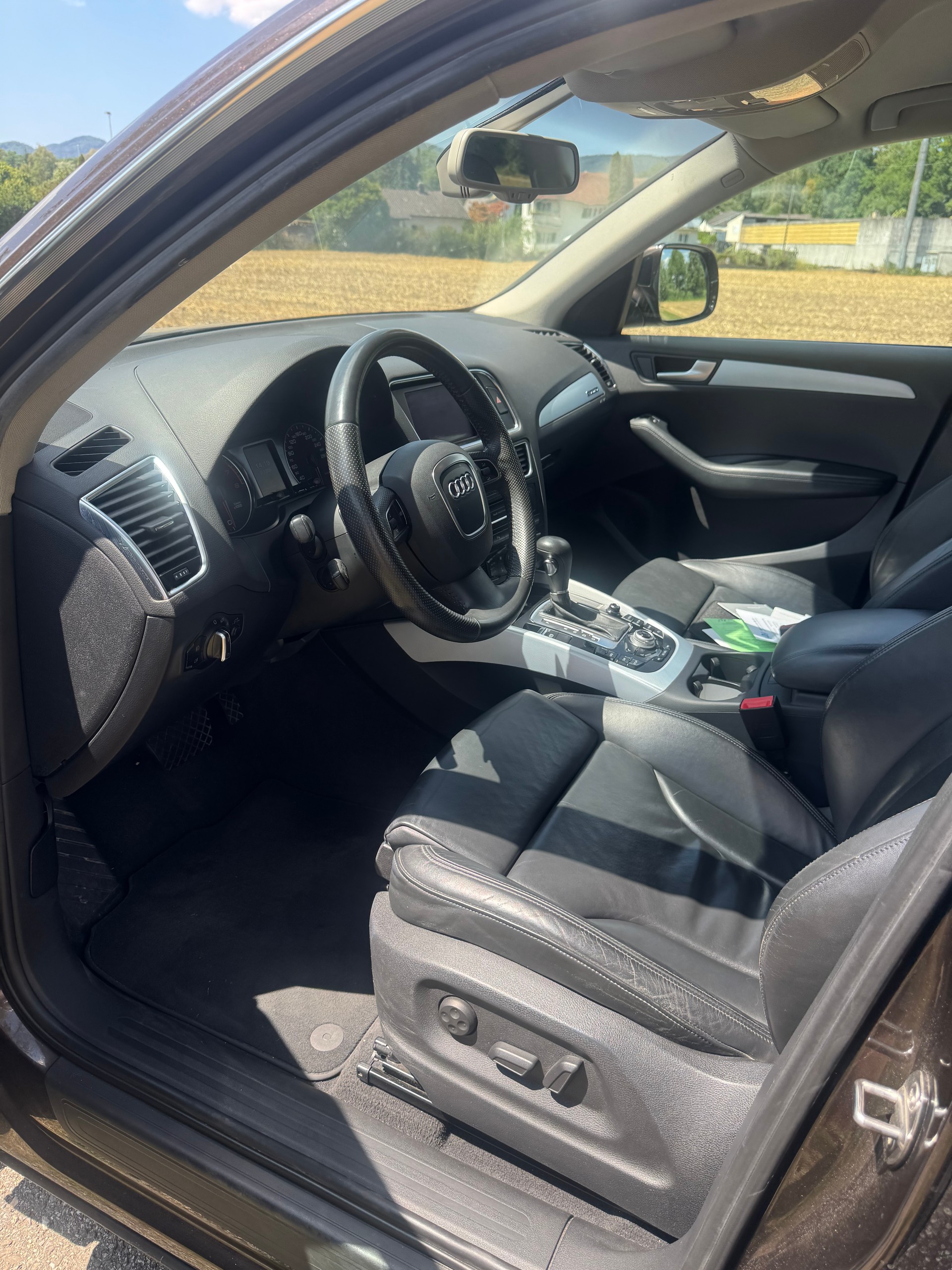 AUDI Q5 2.0 TFSI quattro-image-10