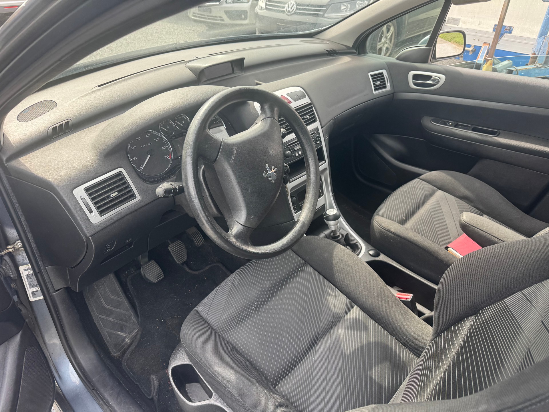PEUGEOT 307 1.6 16V XS-image-7