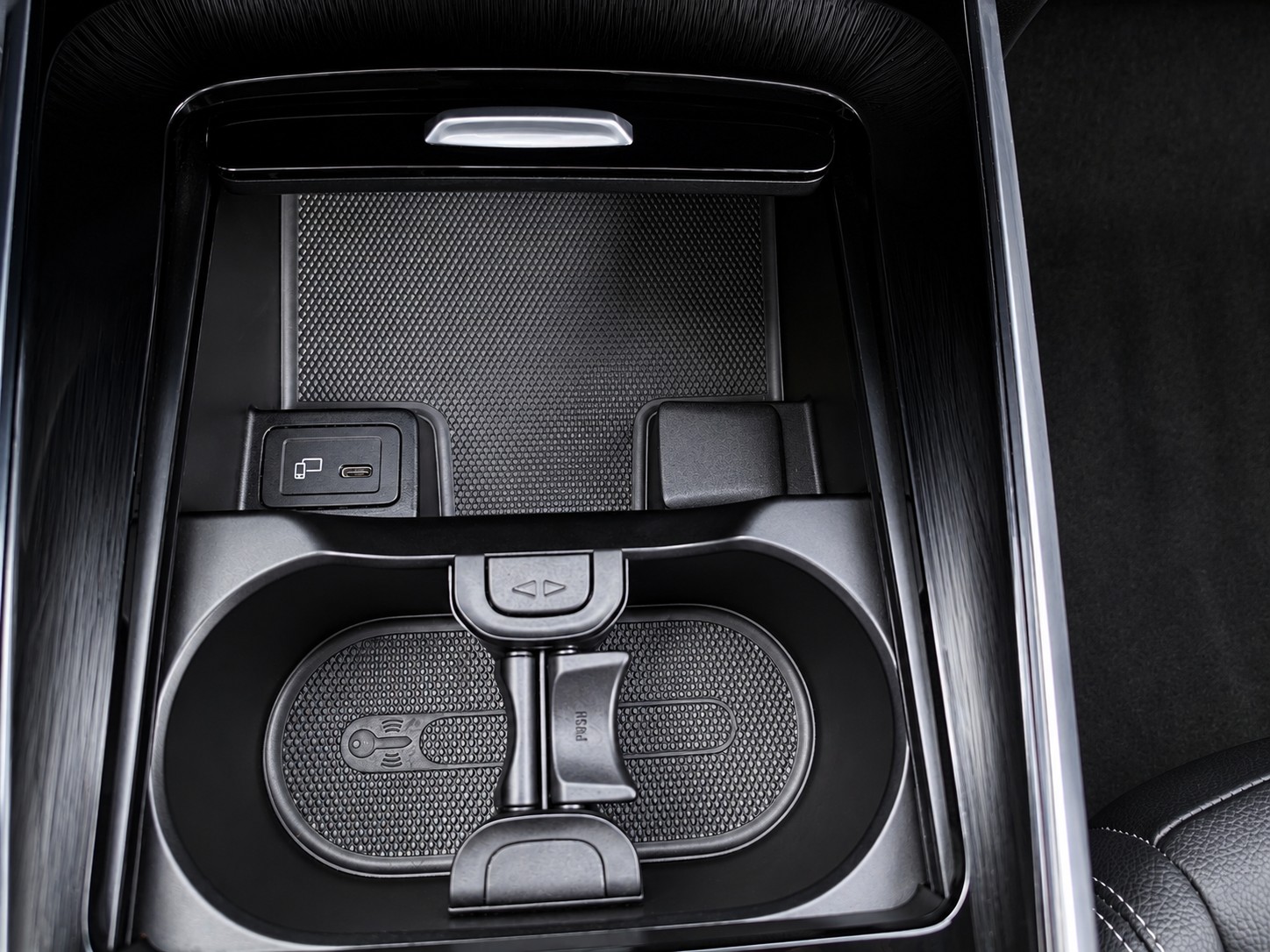 MERCEDES-BENZ GLA 180 d Progressive * CH FAHRZEUG *-image-23
