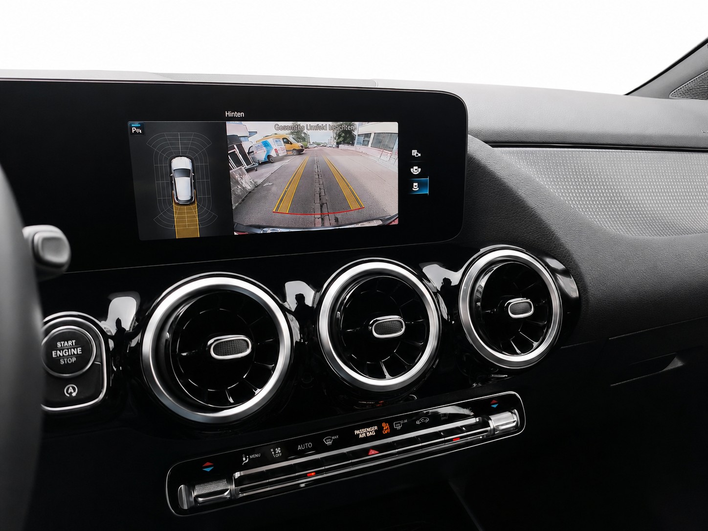 MERCEDES-BENZ GLA 180 d Progressive * CH FAHRZEUG *-image-21