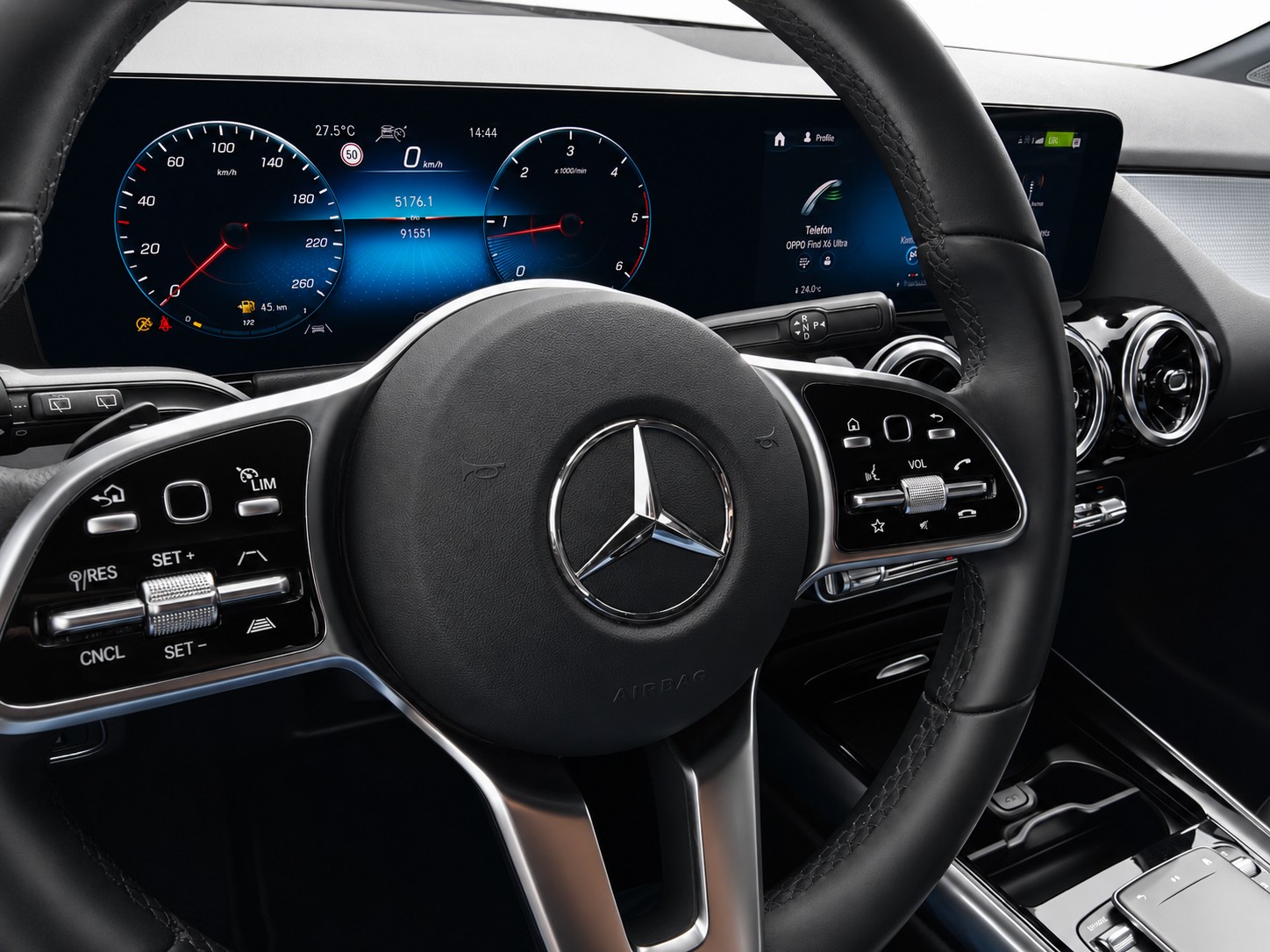 MERCEDES-BENZ GLA 180 d Progressive * CH FAHRZEUG *-image-24