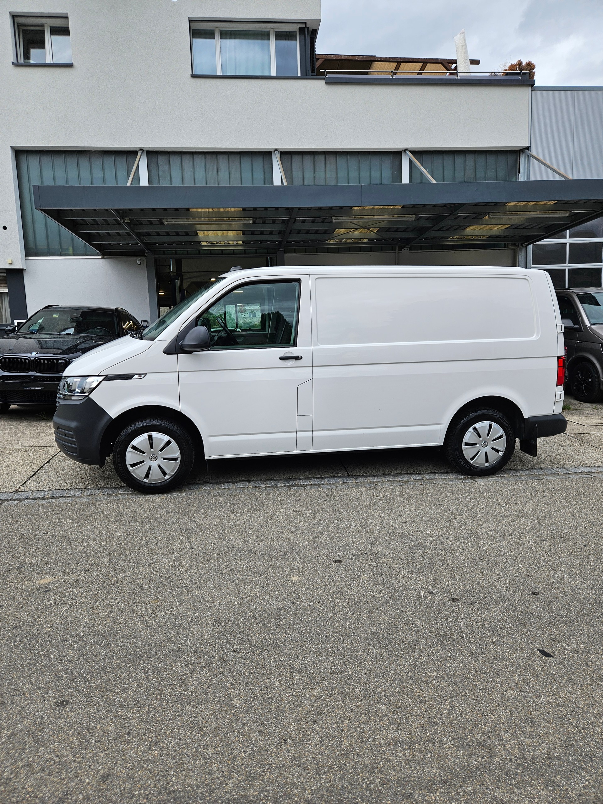 VW T6.1 2.0 TDI DSG-image-2