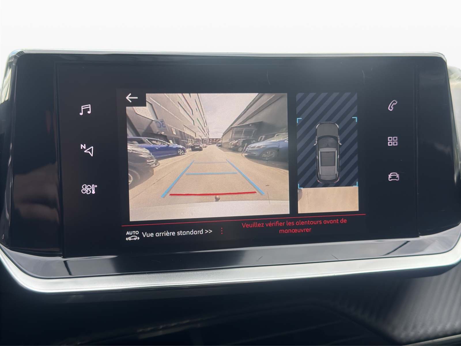 PEUGEOT 2008 1.2 PureTech GT EAT8-image-12