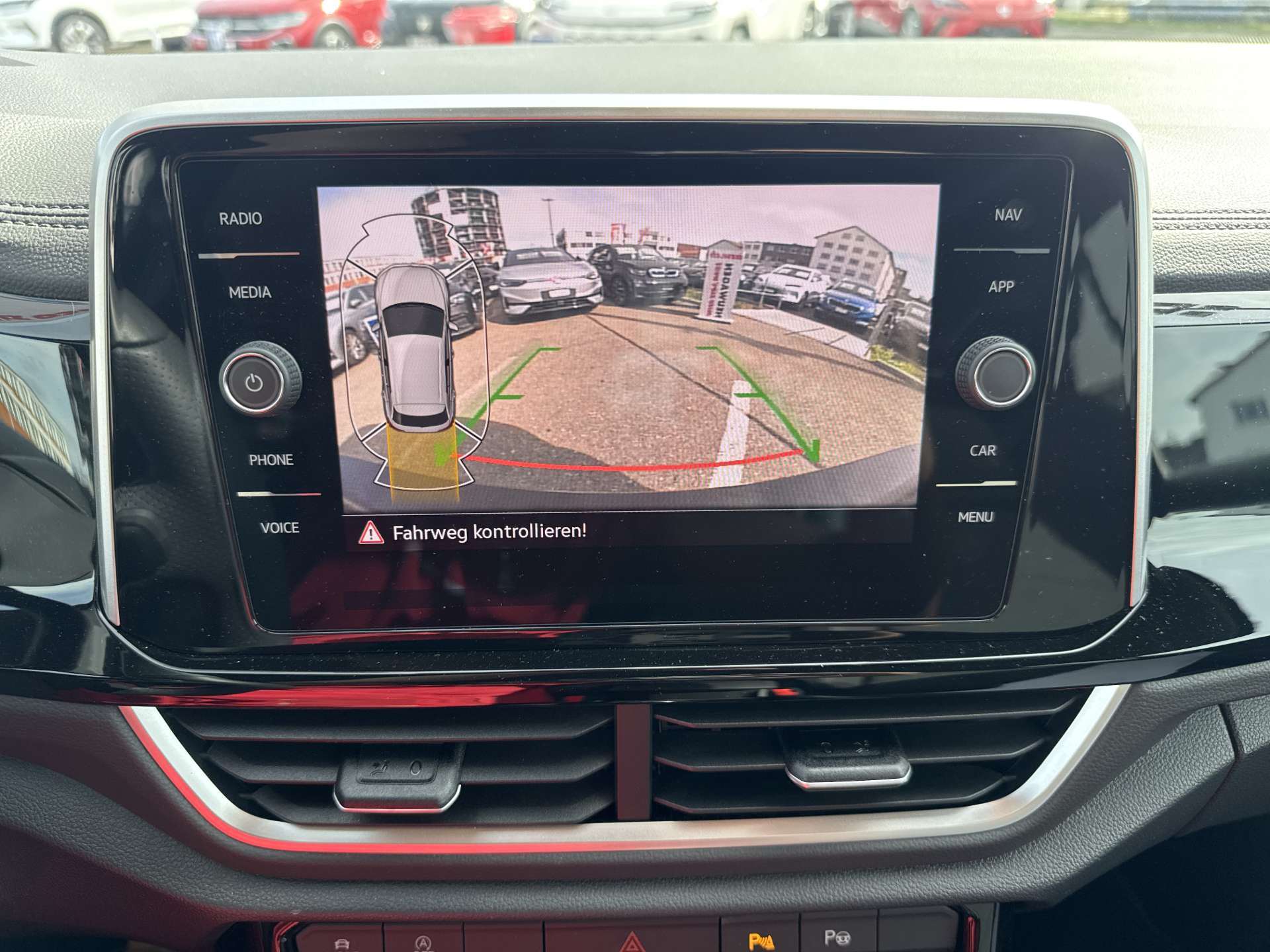 VW T-Roc 1.5 TSi EVO R-Line DSG-Automat-image-9
