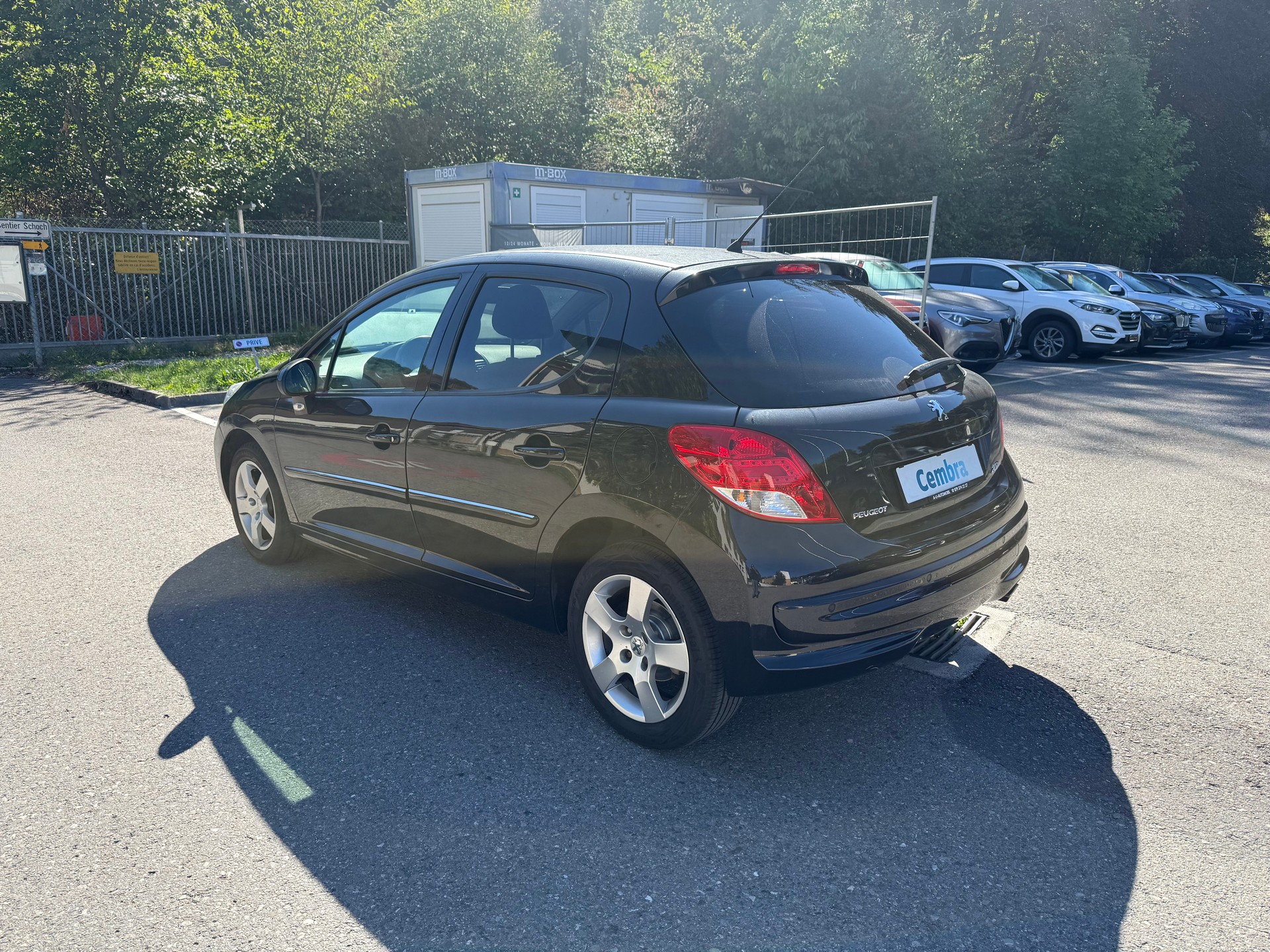 PEUGEOT 207 1.6 16V Swiss Edition-image-3