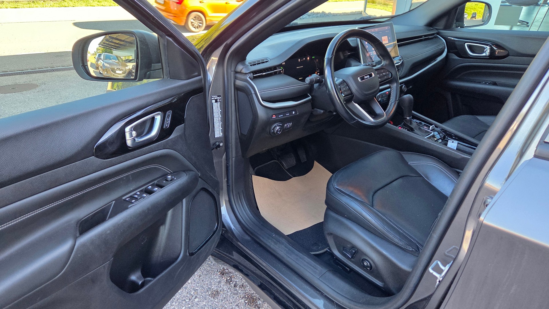 JEEP Compass 1.3 T PHEV Limited AWD-image-11