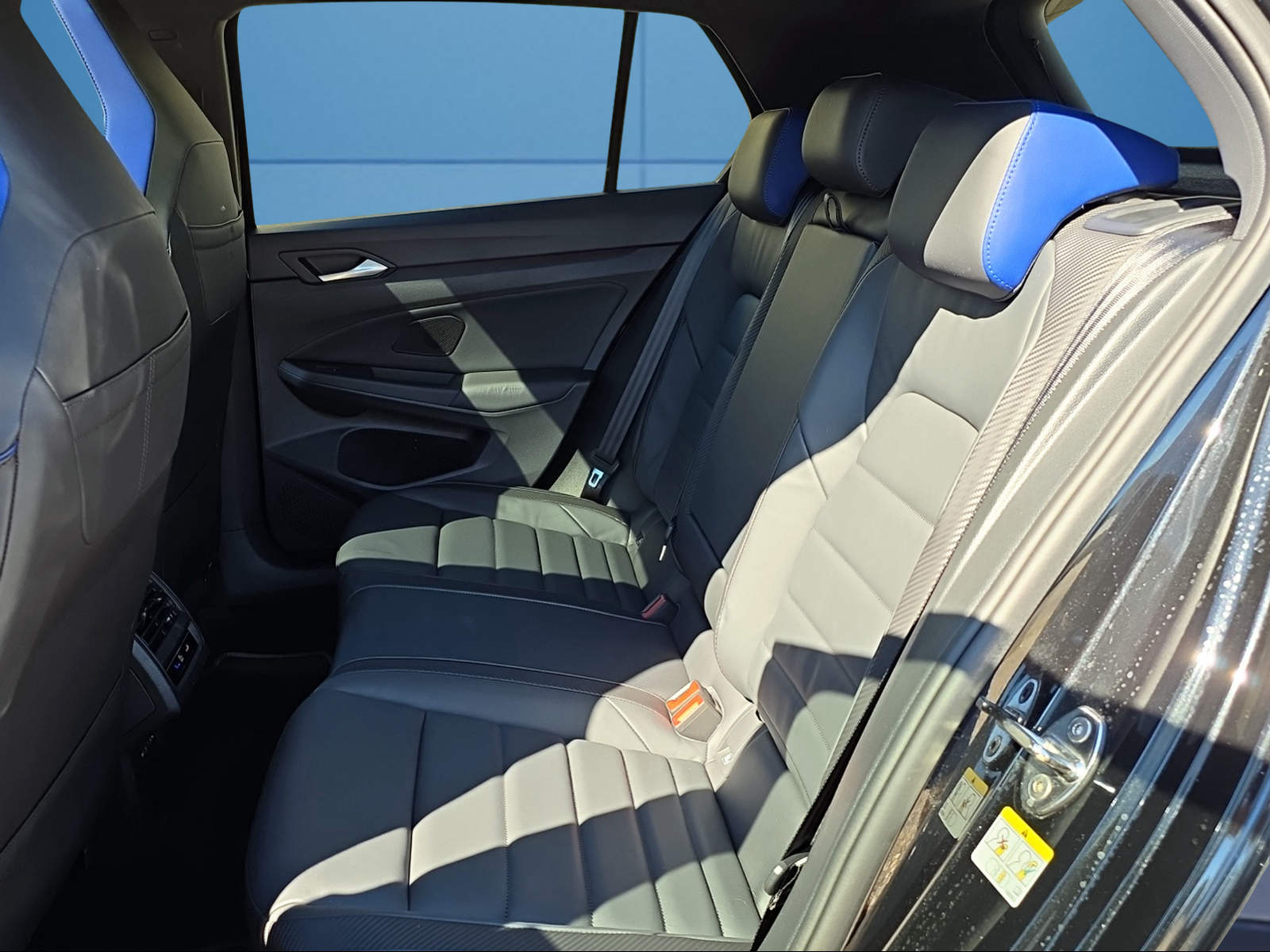 VW Golf 2.0 TSI R DSG 4 Motion-image-10