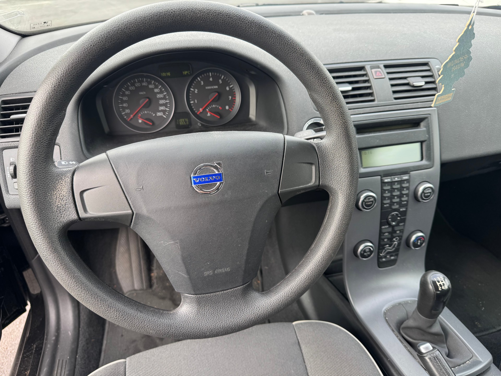 VOLVO C30 1.6-image-2