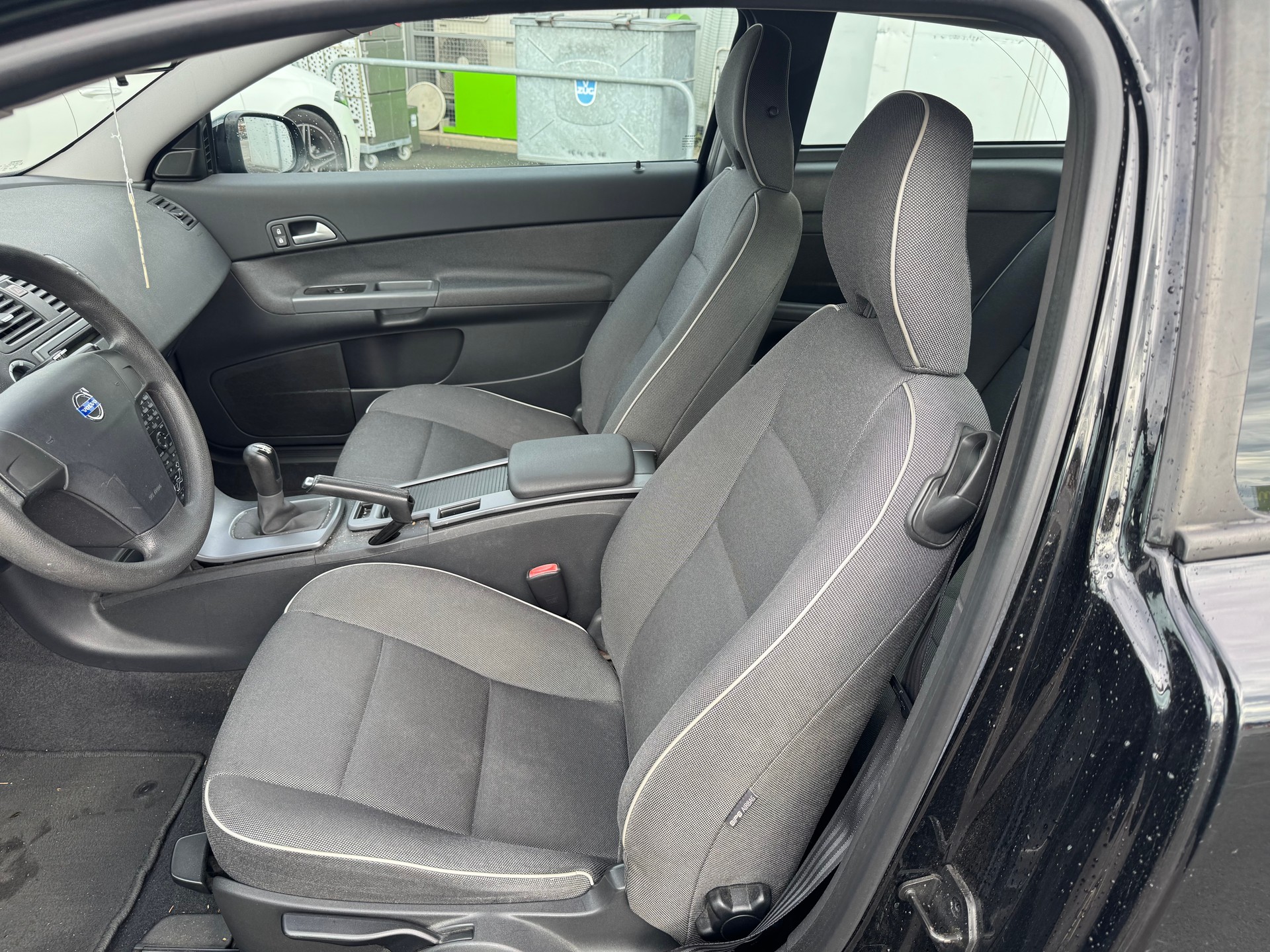 VOLVO C30 1.6-image-3