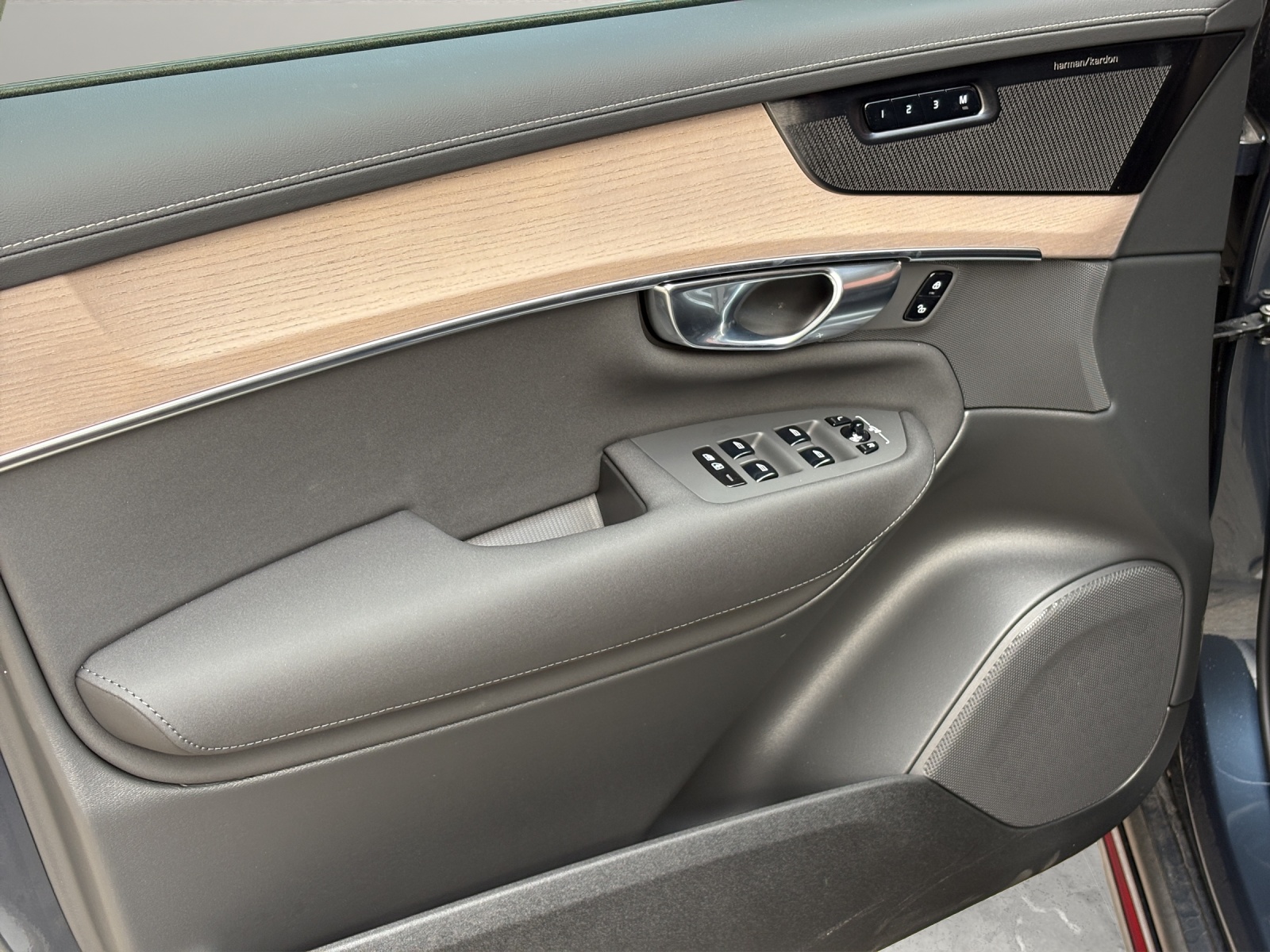 Image VOLVO XC90 XC90 T8 eAWD PluginHybrid Plus Dark Geartronic