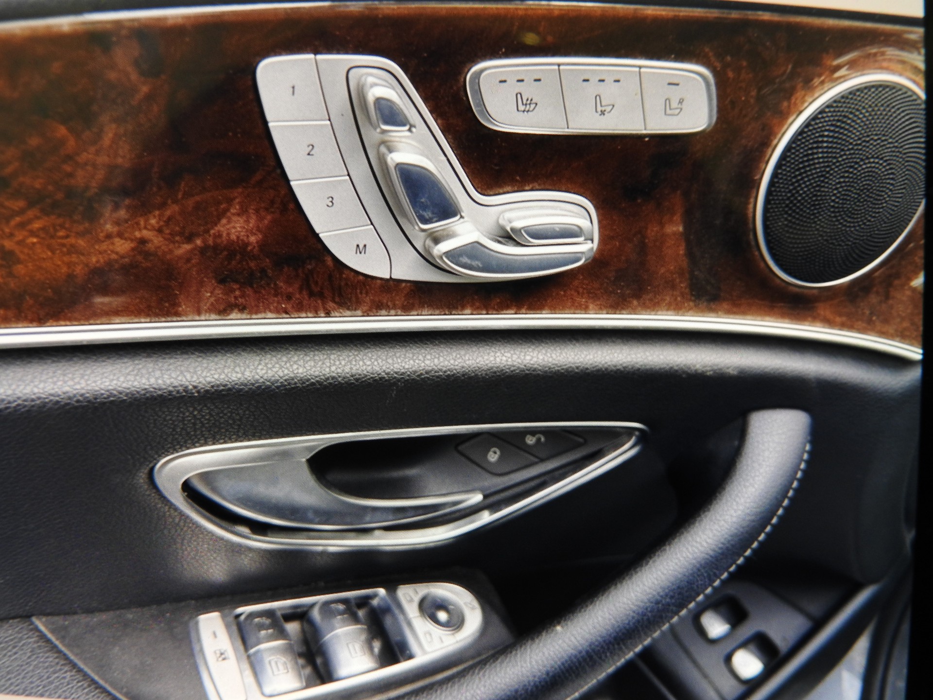 MERCEDES-BENZ E 400 Exclusive 4 Matic 9G-Tronic-image-14