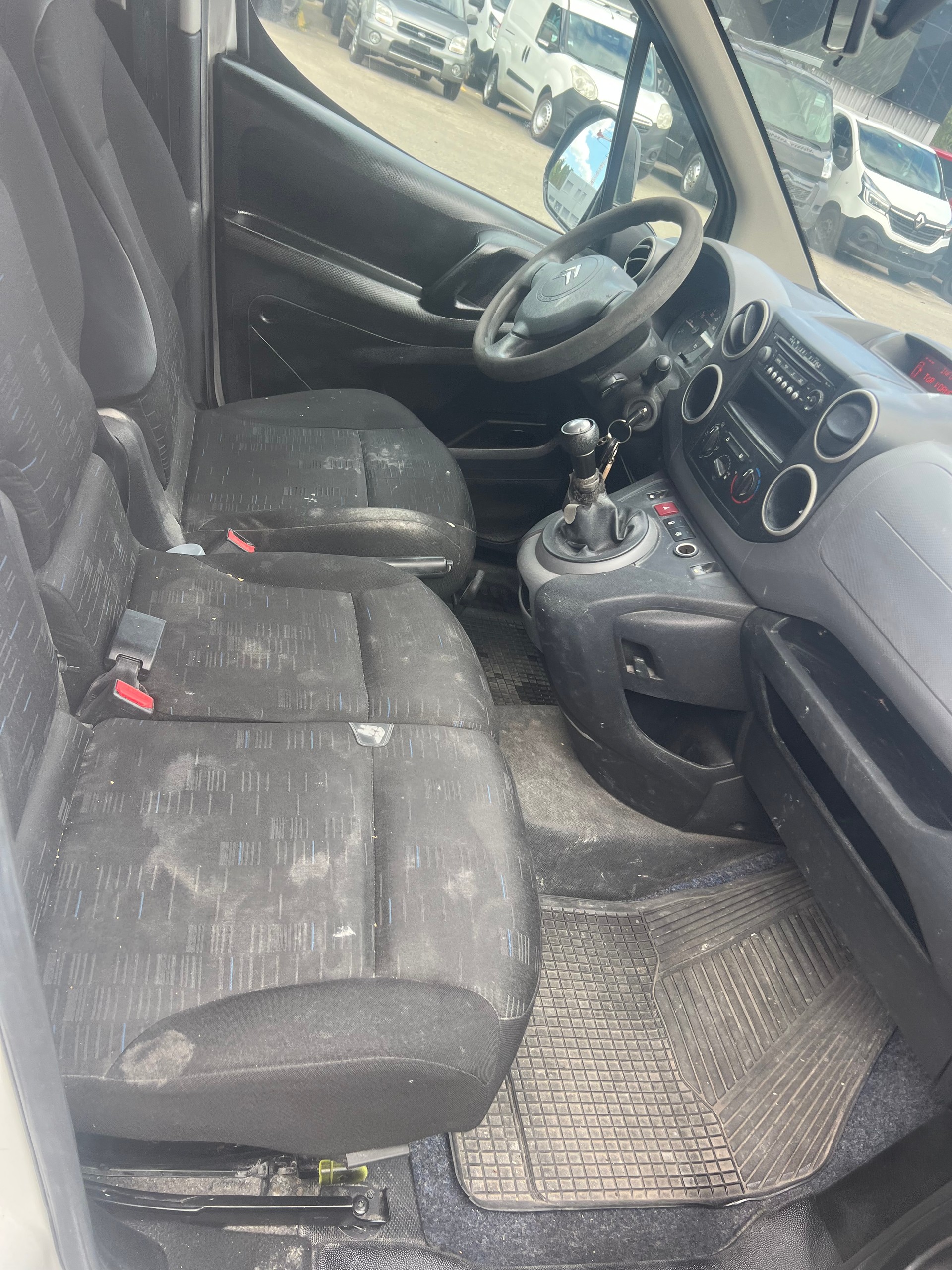 CITROEN Berlingo 1.6 HDi 600 Komfort (Confort)-image-6