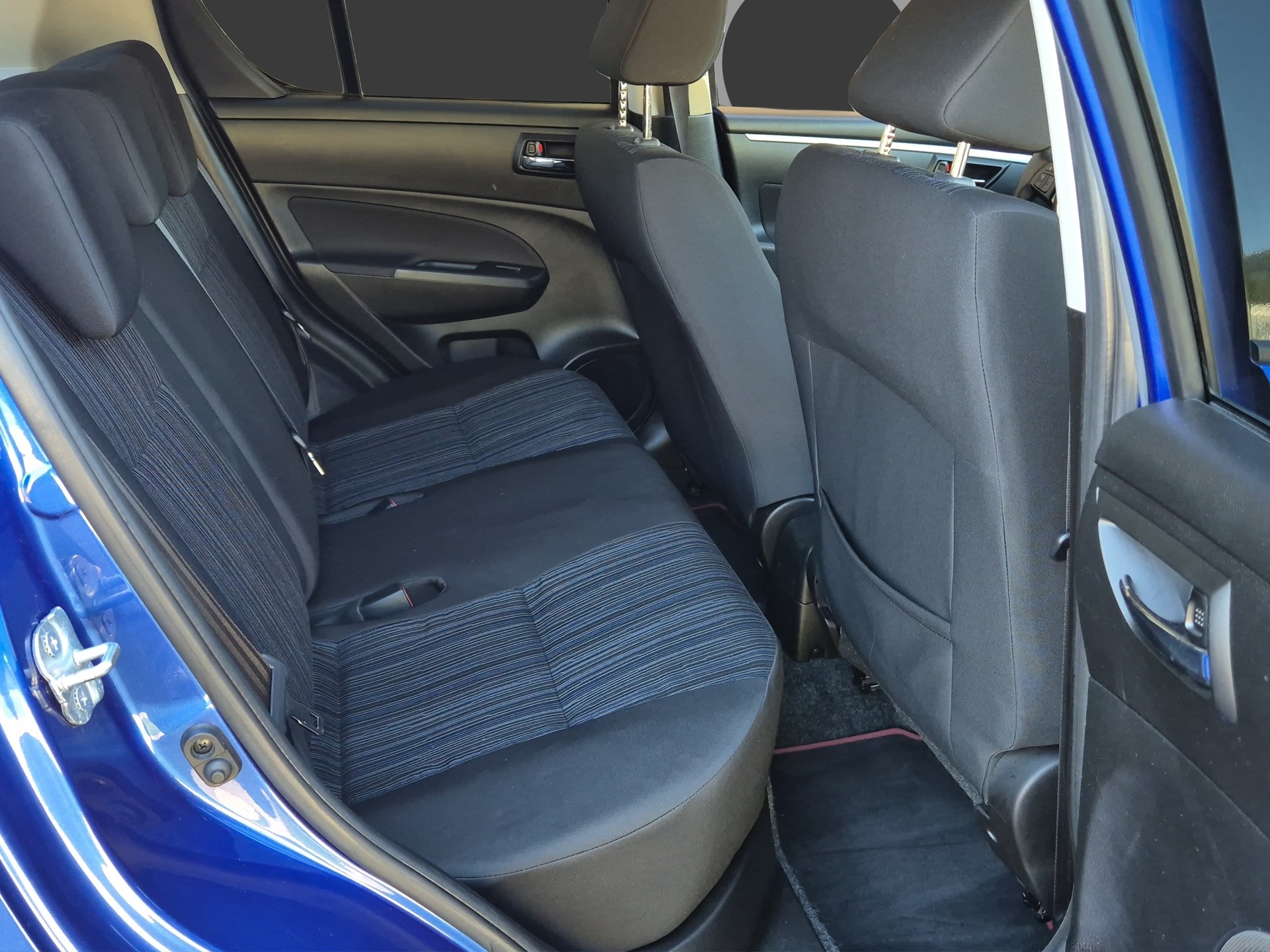 SUZUKI Swift 1.2i 16V Piz Sulai 4x4 TOP-Zustand-image-12