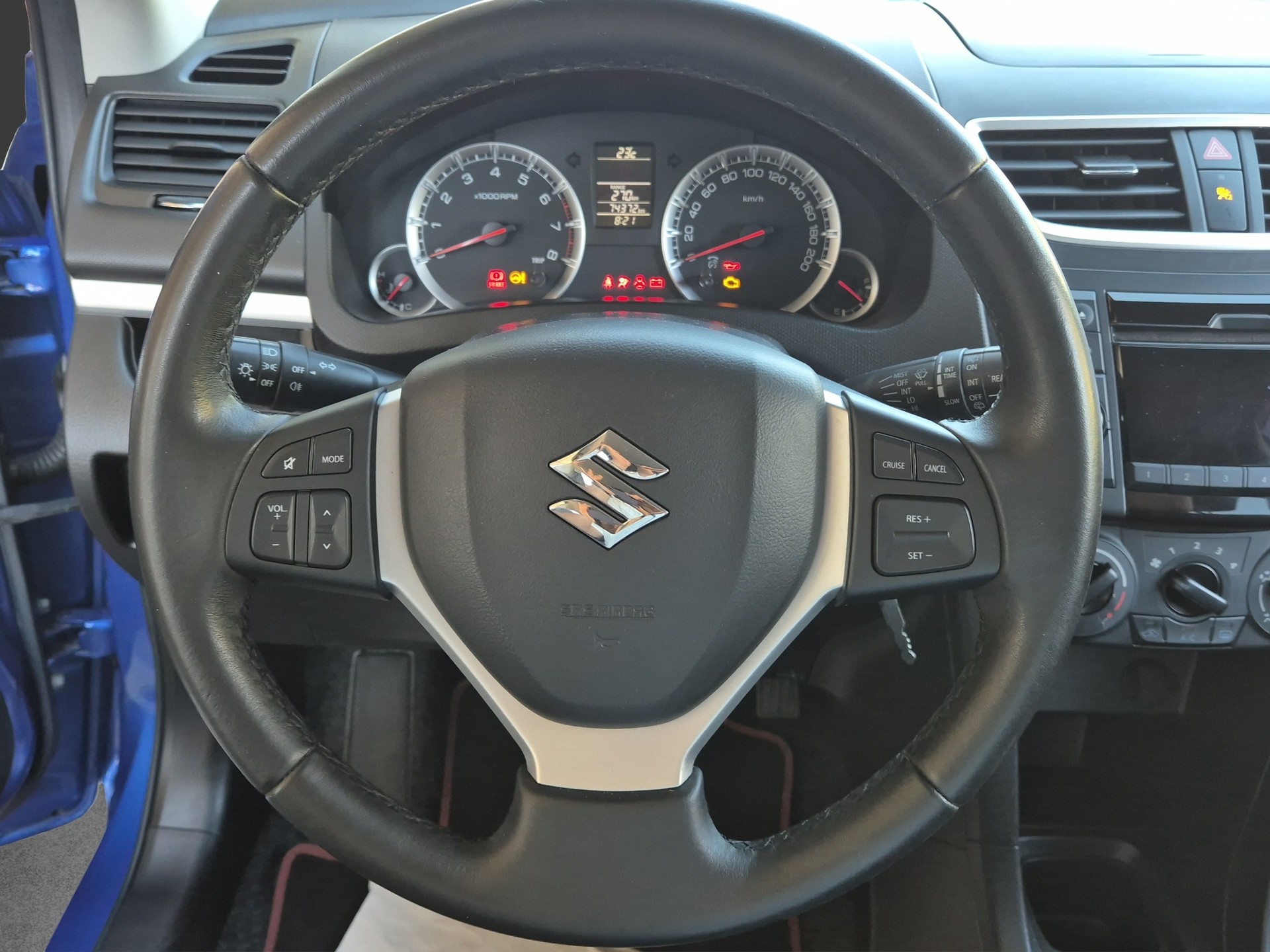 SUZUKI Swift 1.2i 16V Piz Sulai 4x4 TOP-Zustand-image-14