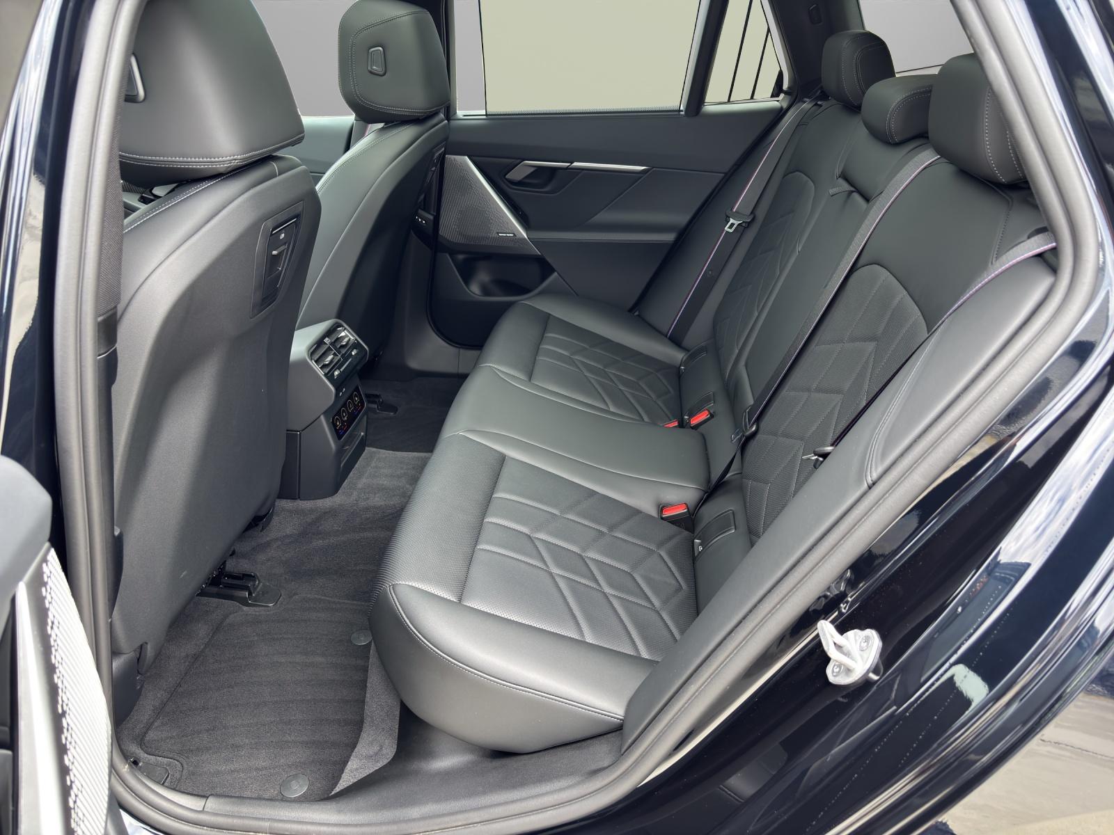 BMW 5er Reihe G61 Touring 520d xDrive-image-8