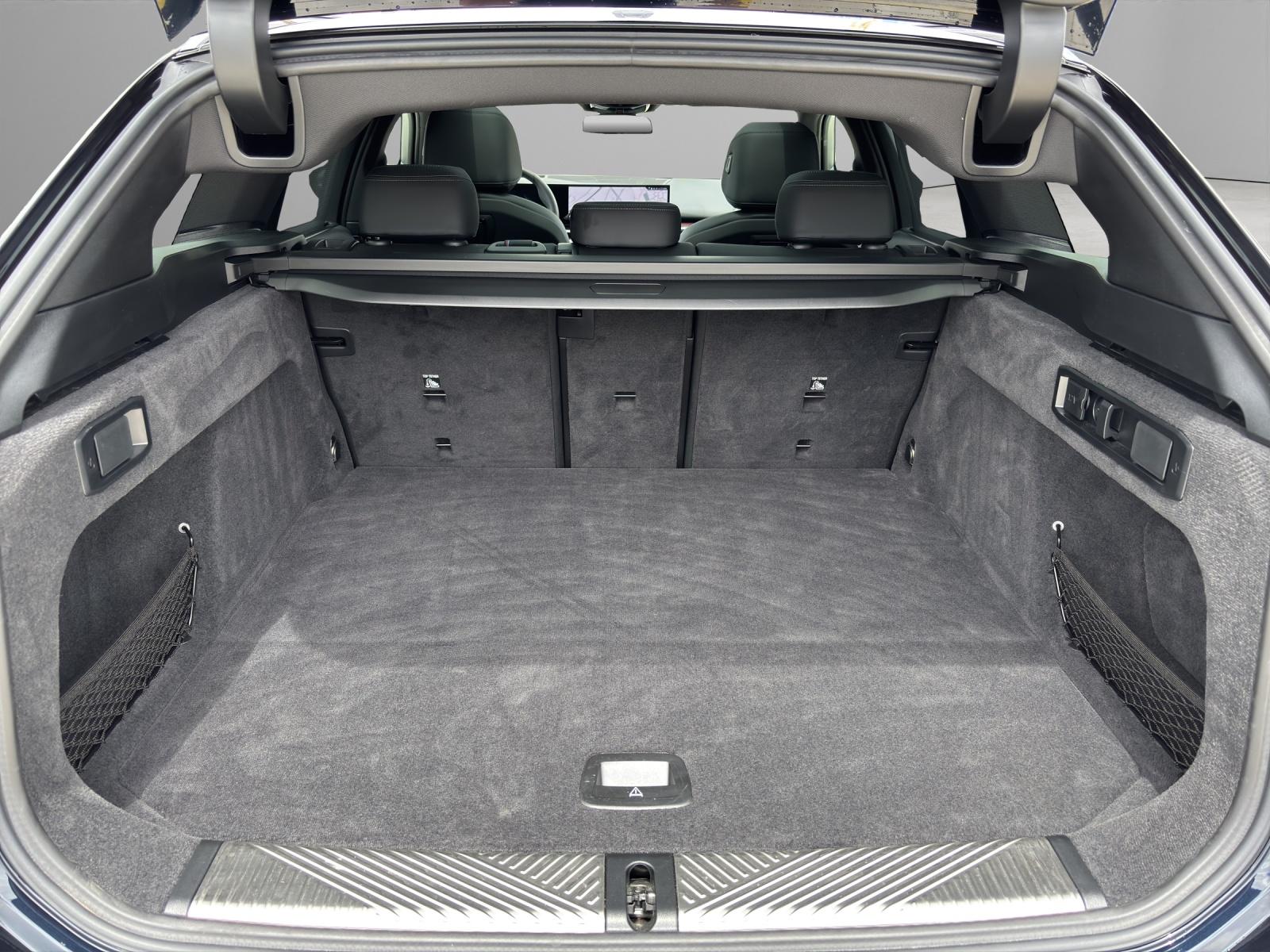 BMW 5er Reihe G61 Touring 520d xDrive-image-15
