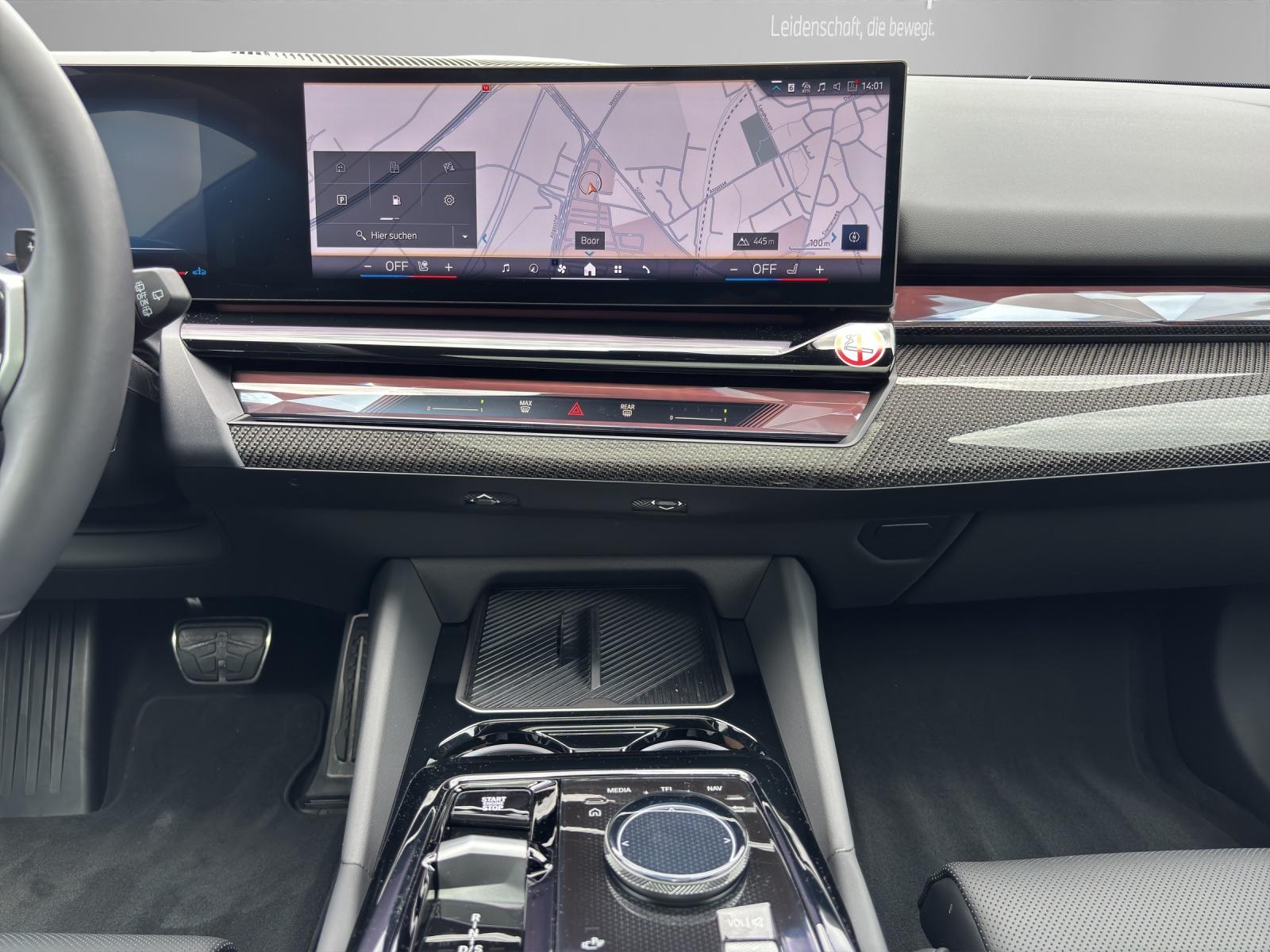 BMW 5er Reihe G61 Touring 520d xDrive-image-12