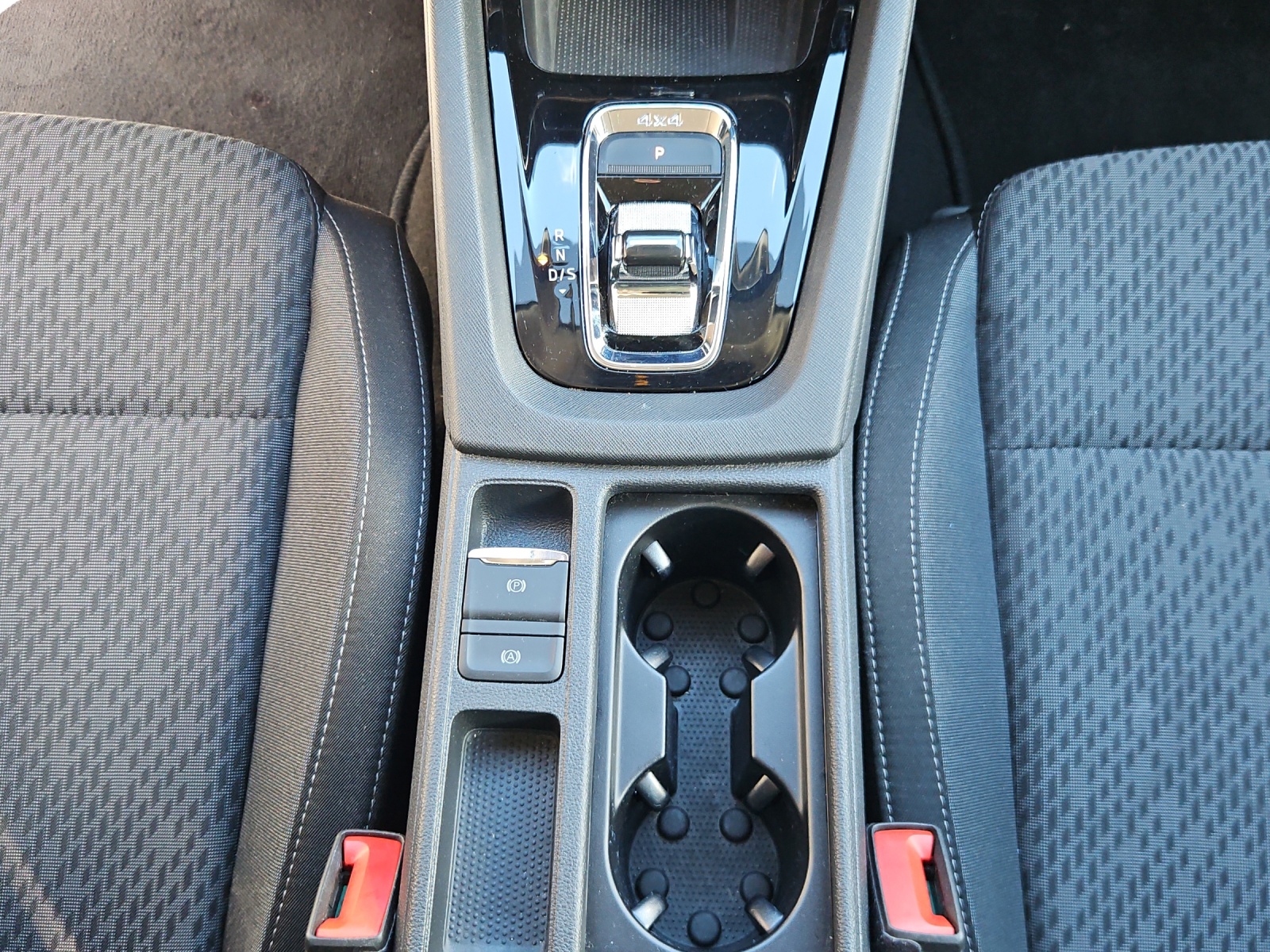 SKODA Octavia Combi 2.0 TDI 200 Style 4x4 DSG*ab Service/MFK*8- Fach Räder*LED Matrix*Kamera*-image-12