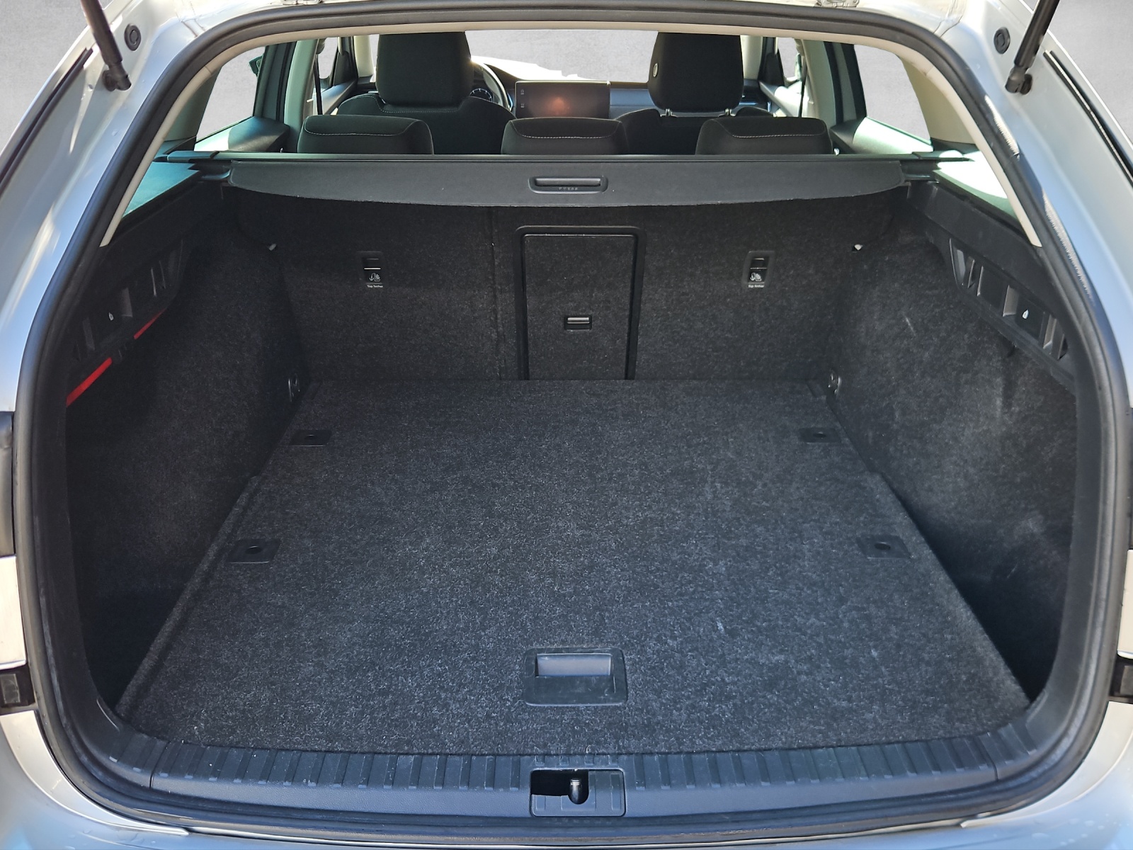 SKODA Octavia Combi 2.0 TDI 200 Style 4x4 DSG*ab Service/MFK*8- Fach Räder*LED Matrix*Kamera*-image-15